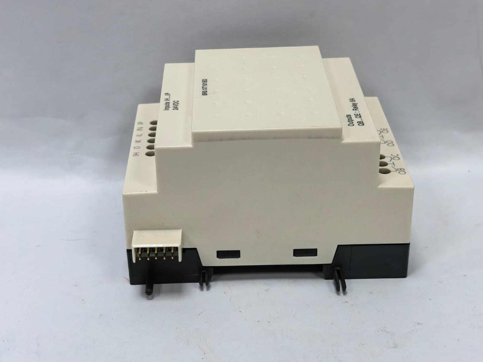 Telemecanique SR3 XT101BD TELEMECANIQUE SR3 XT101BD EXPANSION MODULE 6