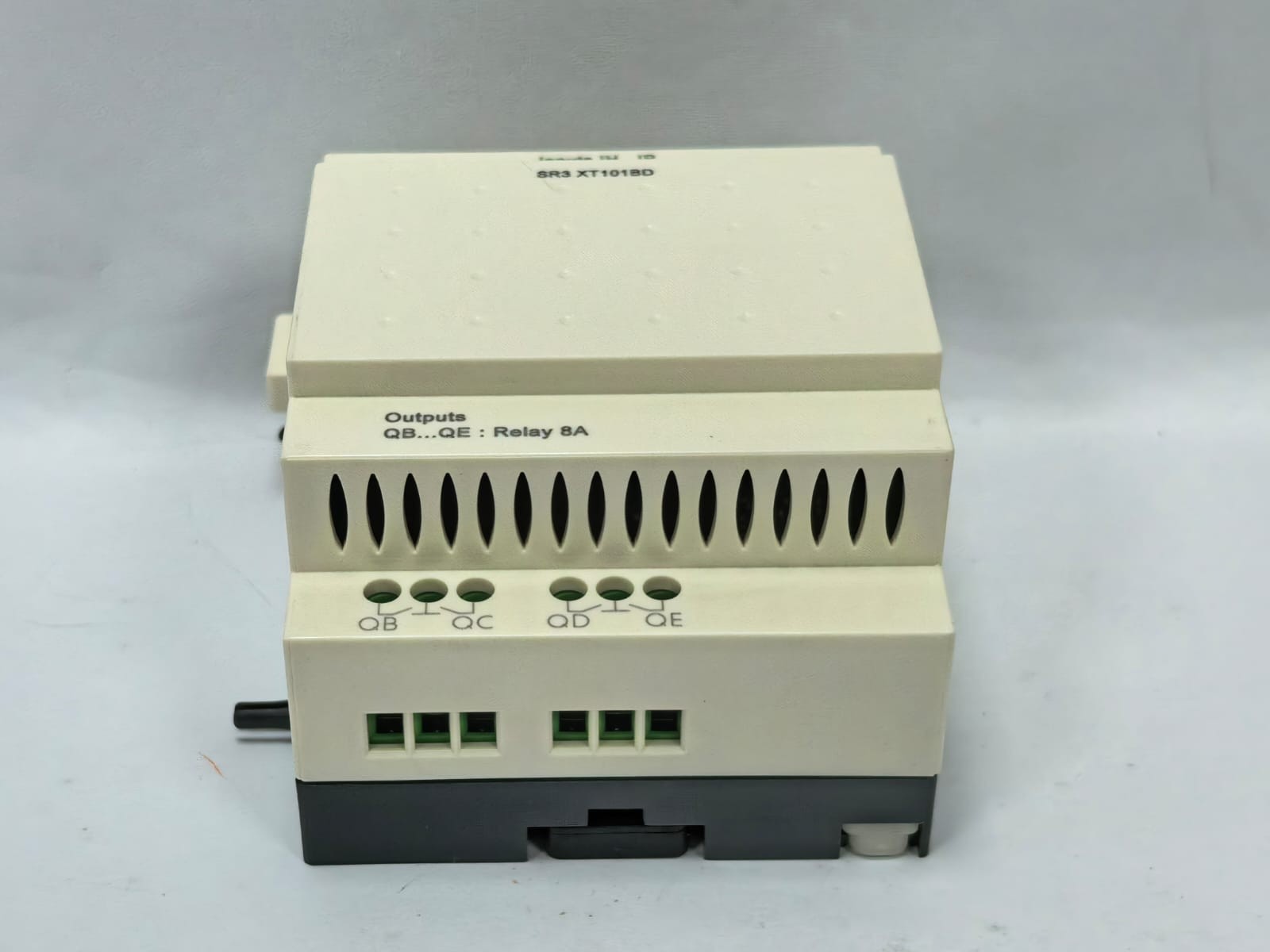 Telemecanique SR3 XT101BD TELEMECANIQUE SR3 XT101BD EXPANSION MODULE 8
