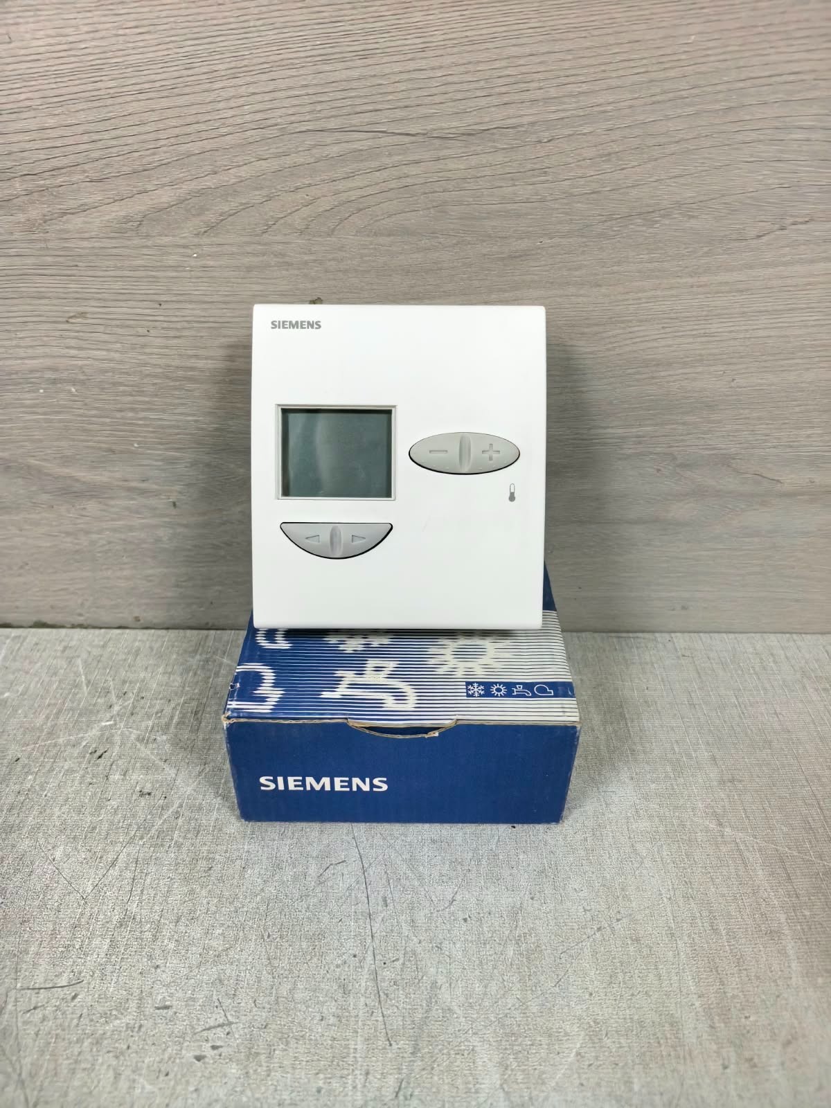 Siemens QAX34.1 SIEMENS QAX34.1 ROOM UNIT SENSOR 24V 2