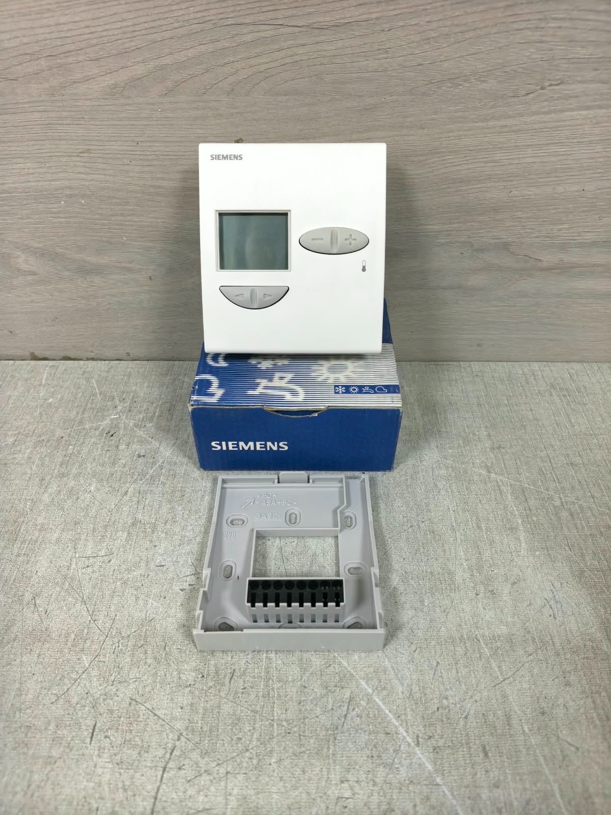 Siemens QAX34.1 SIEMENS QAX34.1 ROOM UNIT SENSOR 24V 1