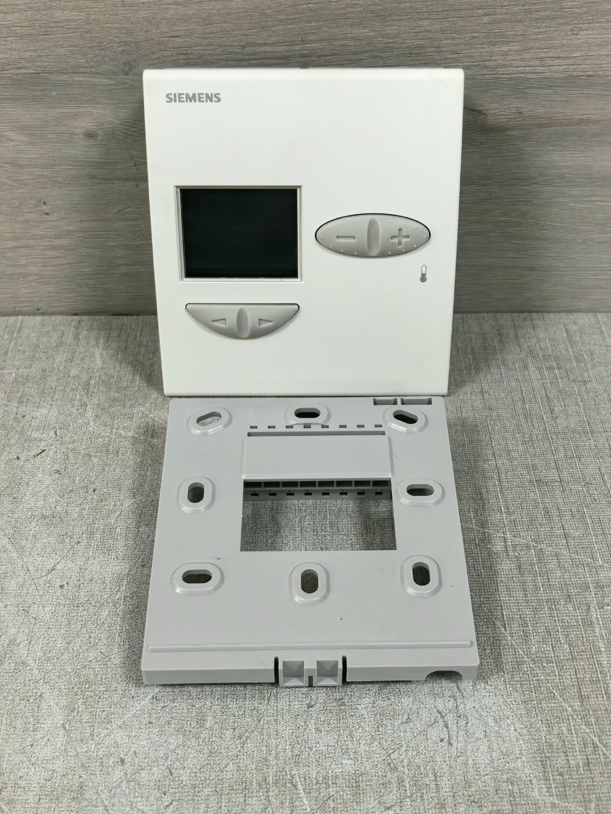 Siemens QAX34.1 SIEMENS QAX34.1 ROOM UNIT SENSOR 24V 3