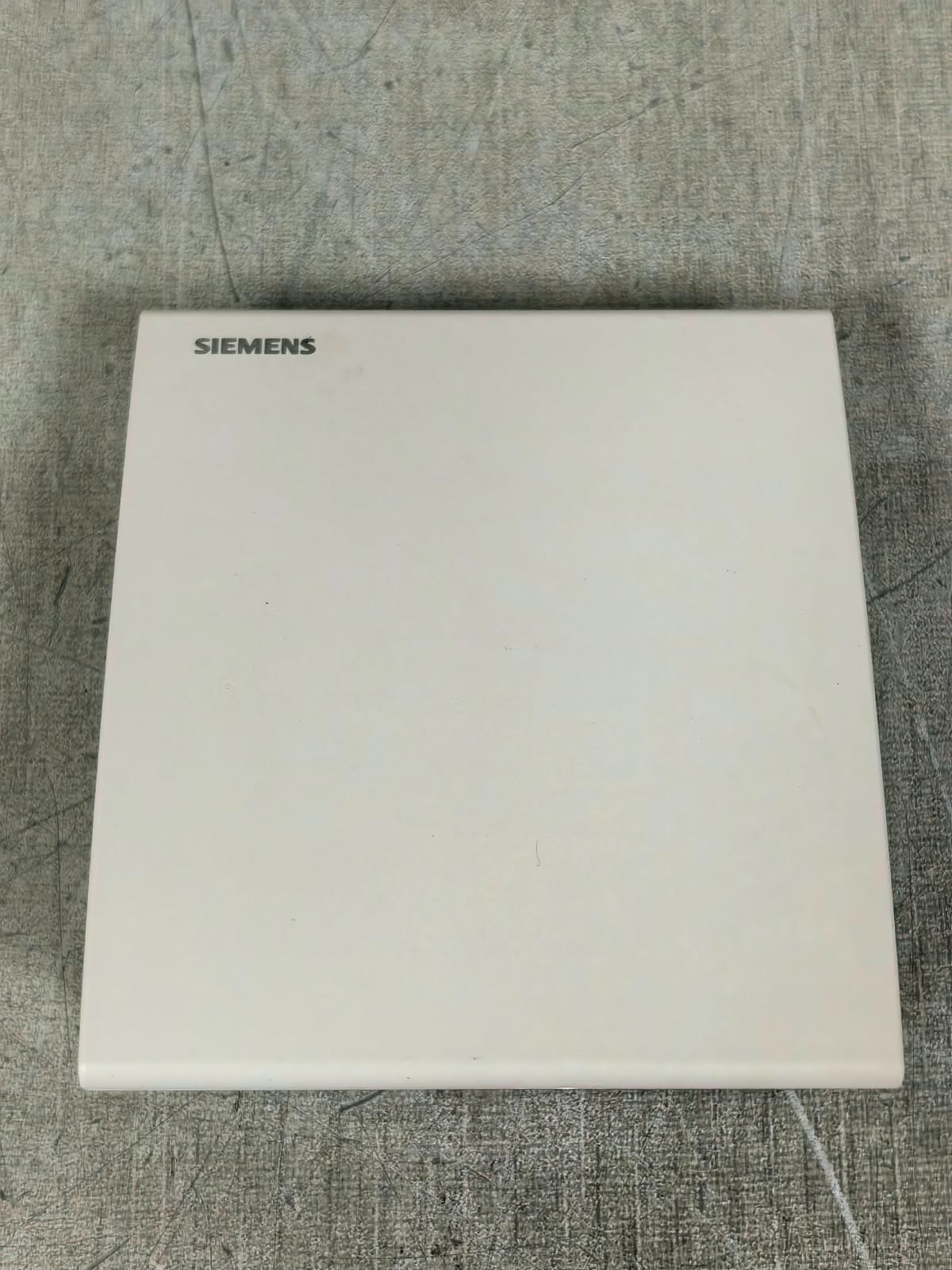 Siemens QAA24 SIEMENS QAA24 TEMPERATURE SENSOR 24V 7