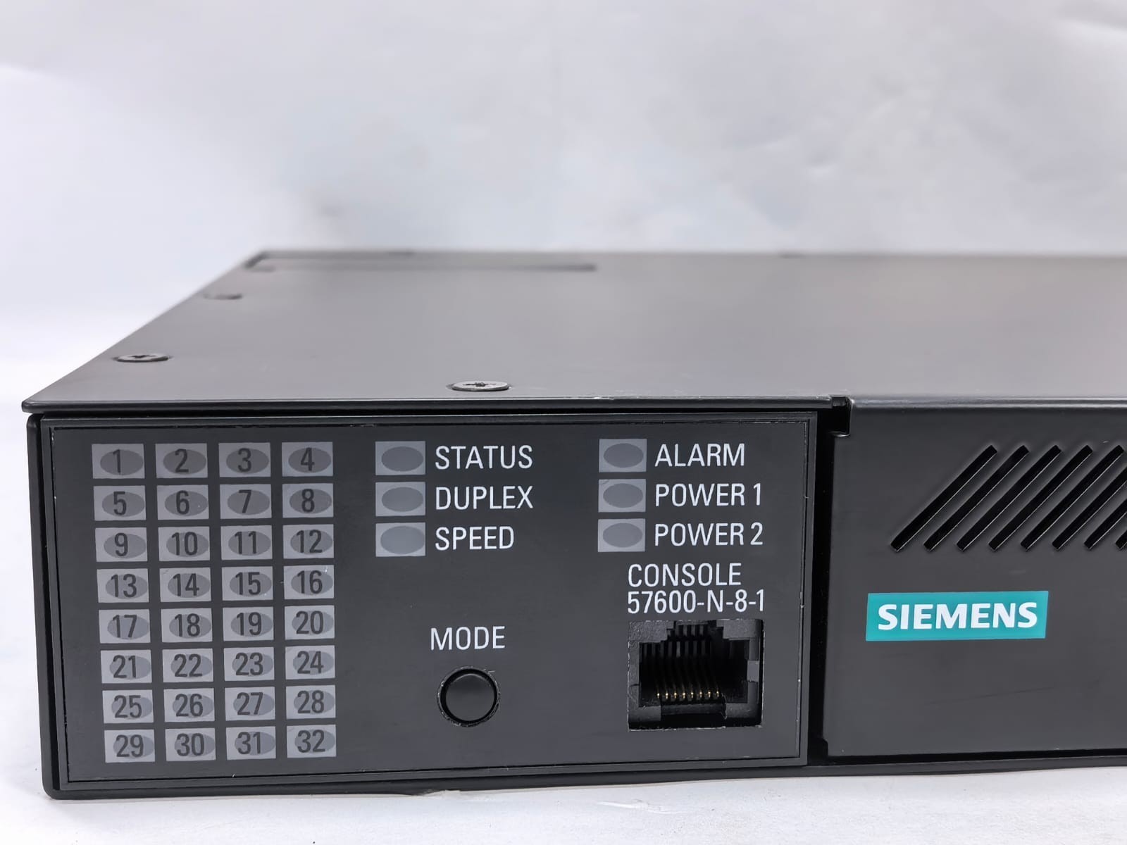 Siemens RSG2100-R-RM-HIP-HIP-FX11-FX11-FX11-CG01-1CG01-FX11-FX11-TX01-TX0 SIEMENS RUGGEDCOM RSG2100 128 BIT ENCRYPTION ETHERNET SWITCH 3