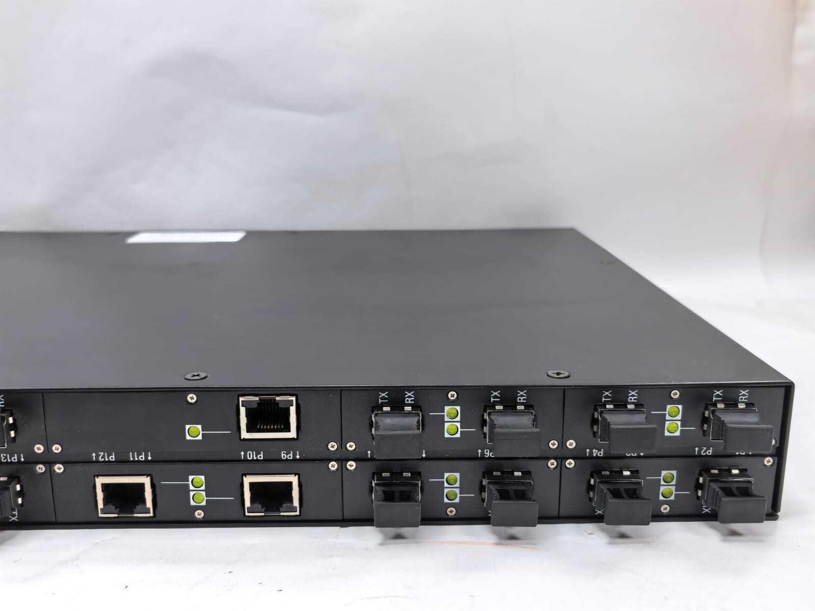 Siemens RSG2100-R-RM-HIP-HIP-FX11-FX11-FX11-CG01-1CG01-FX11-FX11-TX01-TX0 SIEMENS RUGGEDCOM RSG2100 128 BIT ENCRYPTION ETHERNET SWITCH 6