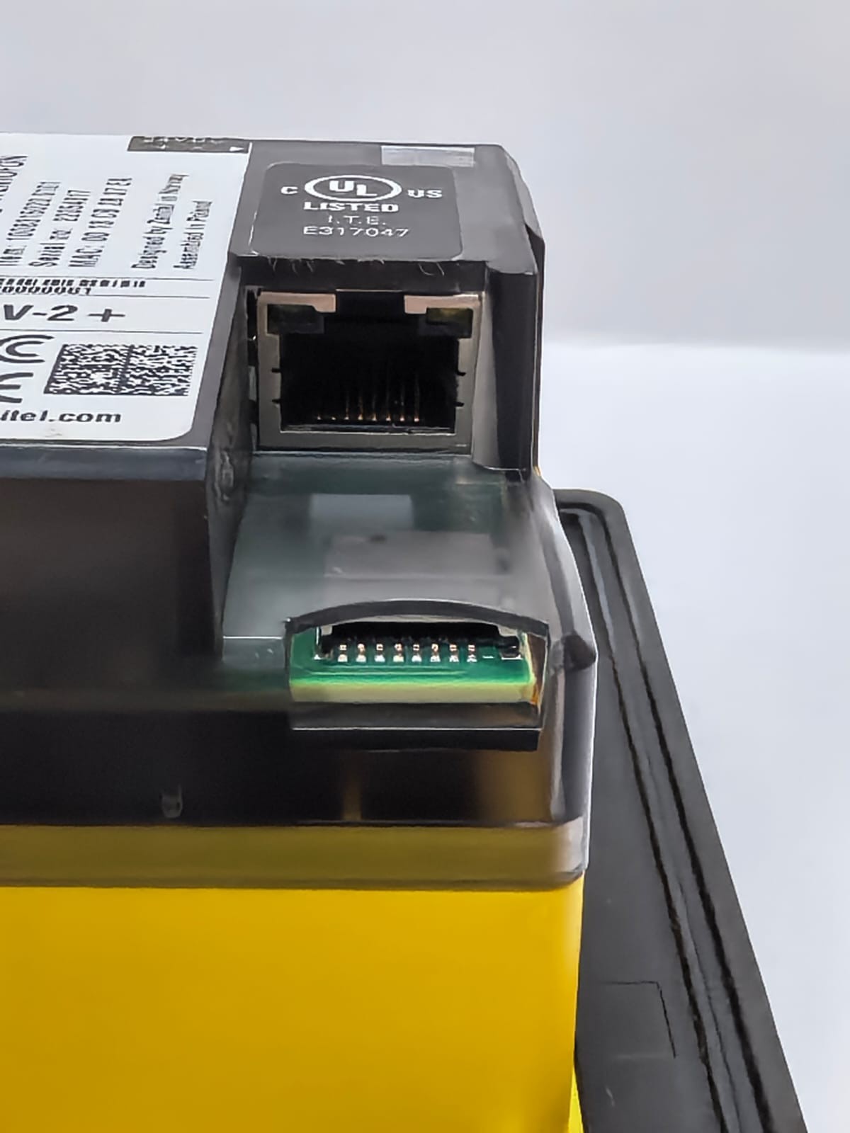 ZENITEL TCIV-2+ ZENITEL TCIV-2+ VINGTOR STENTOFON IP AND SIP VIDEO INTERCOM 4