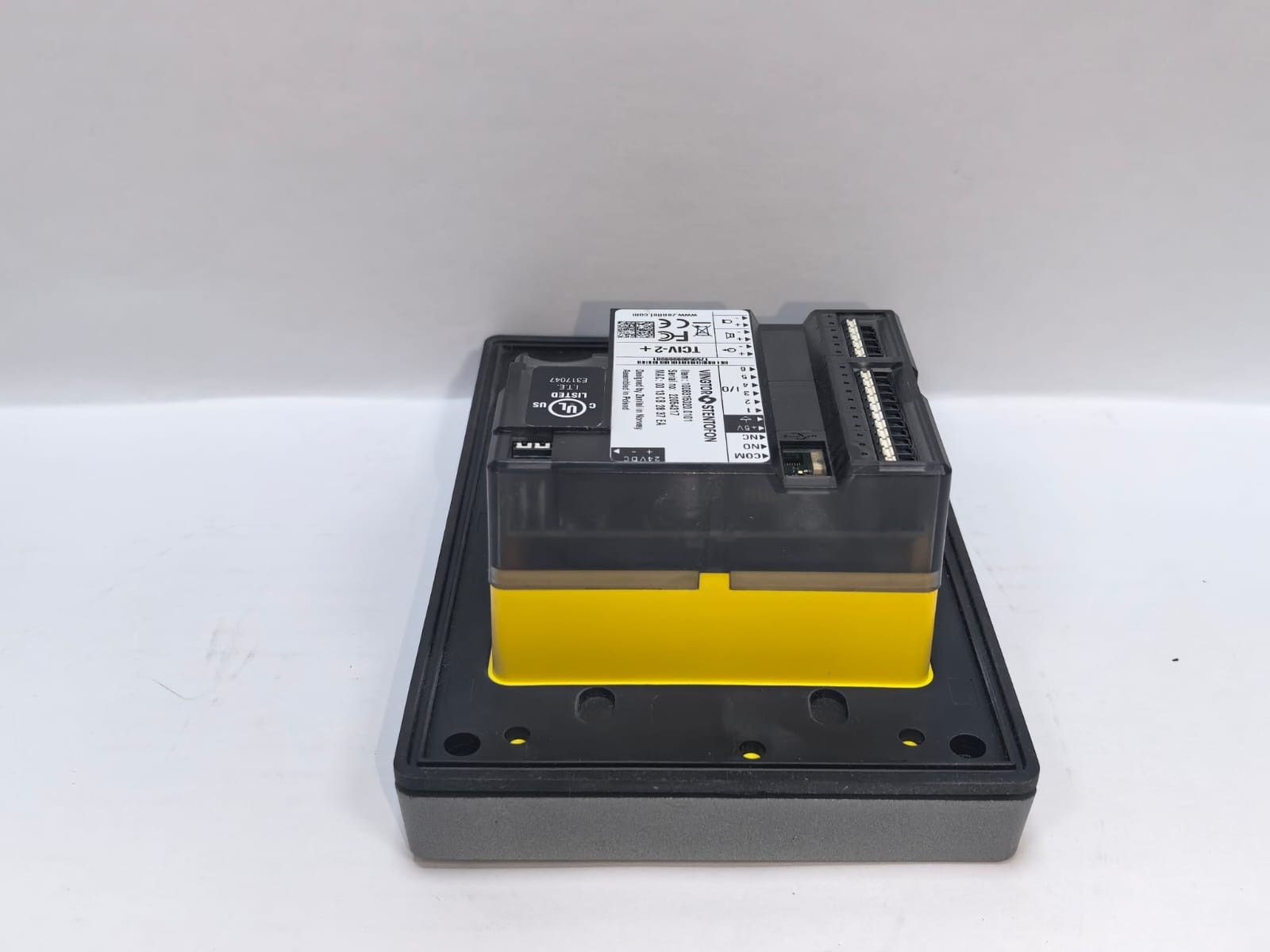 ZENITEL TCIV-2+ ZENITEL TCIV-2+ VINGTOR STENTOFON IP AND SIP VIDEO INTERCOM 7