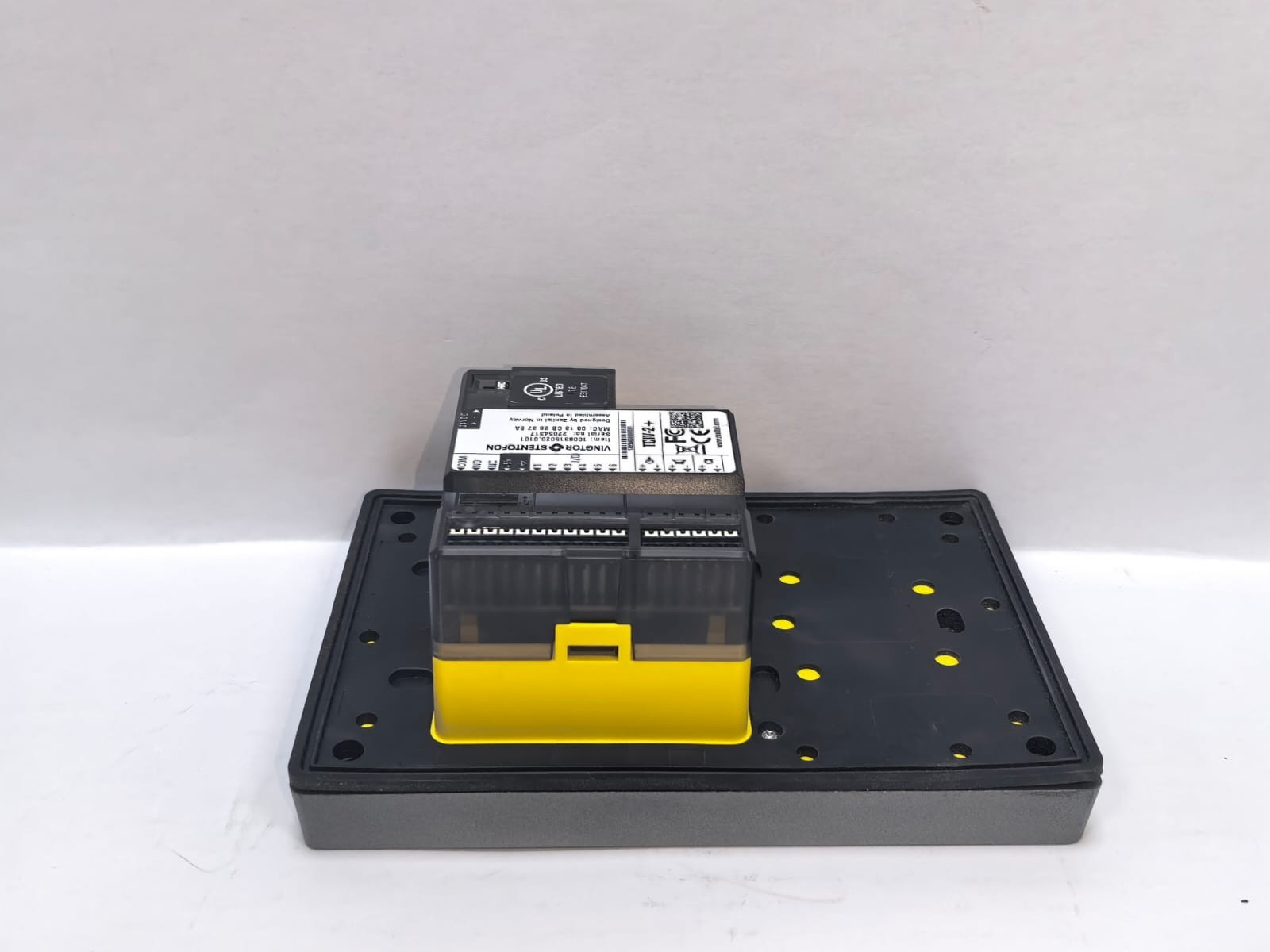 ZENITEL TCIV-2+ ZENITEL TCIV-2+ VINGTOR STENTOFON IP AND SIP VIDEO INTERCOM 9