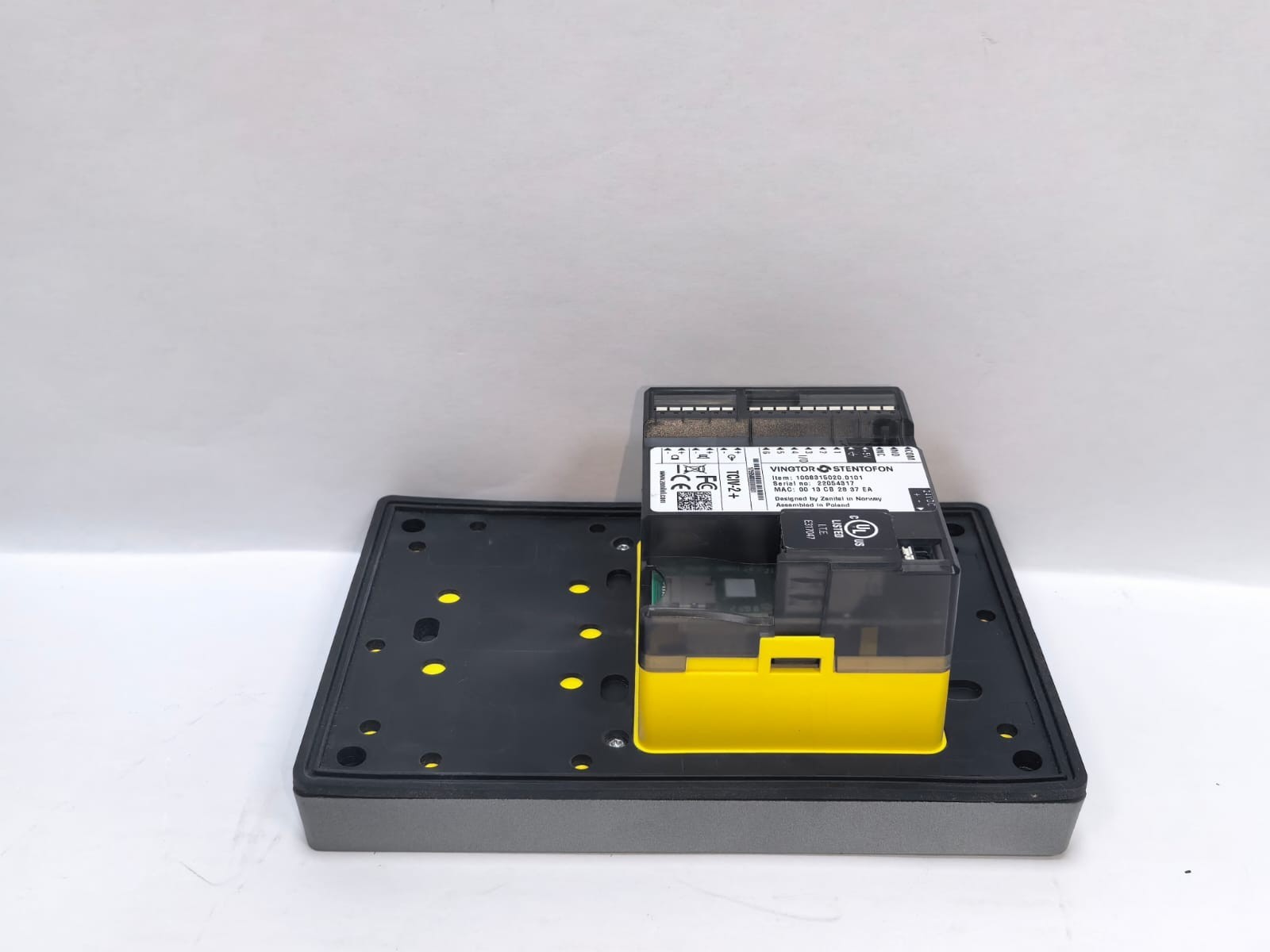 ZENITEL TCIV-2+ ZENITEL TCIV-2+ VINGTOR STENTOFON IP AND SIP VIDEO INTERCOM 10