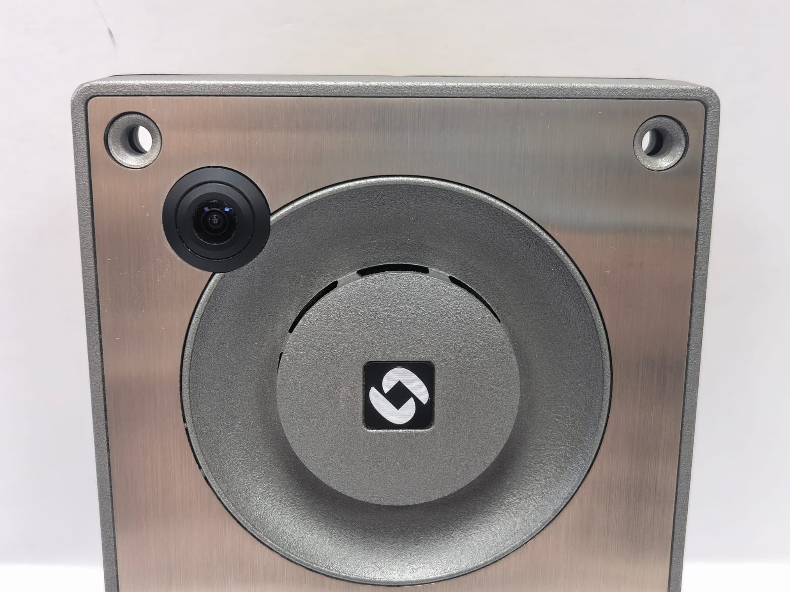 ZENITEL TCIV-2+ ZENITEL TCIV-2+ VINGTOR STENTOFON IP AND SIP VIDEO INTERCOM 2