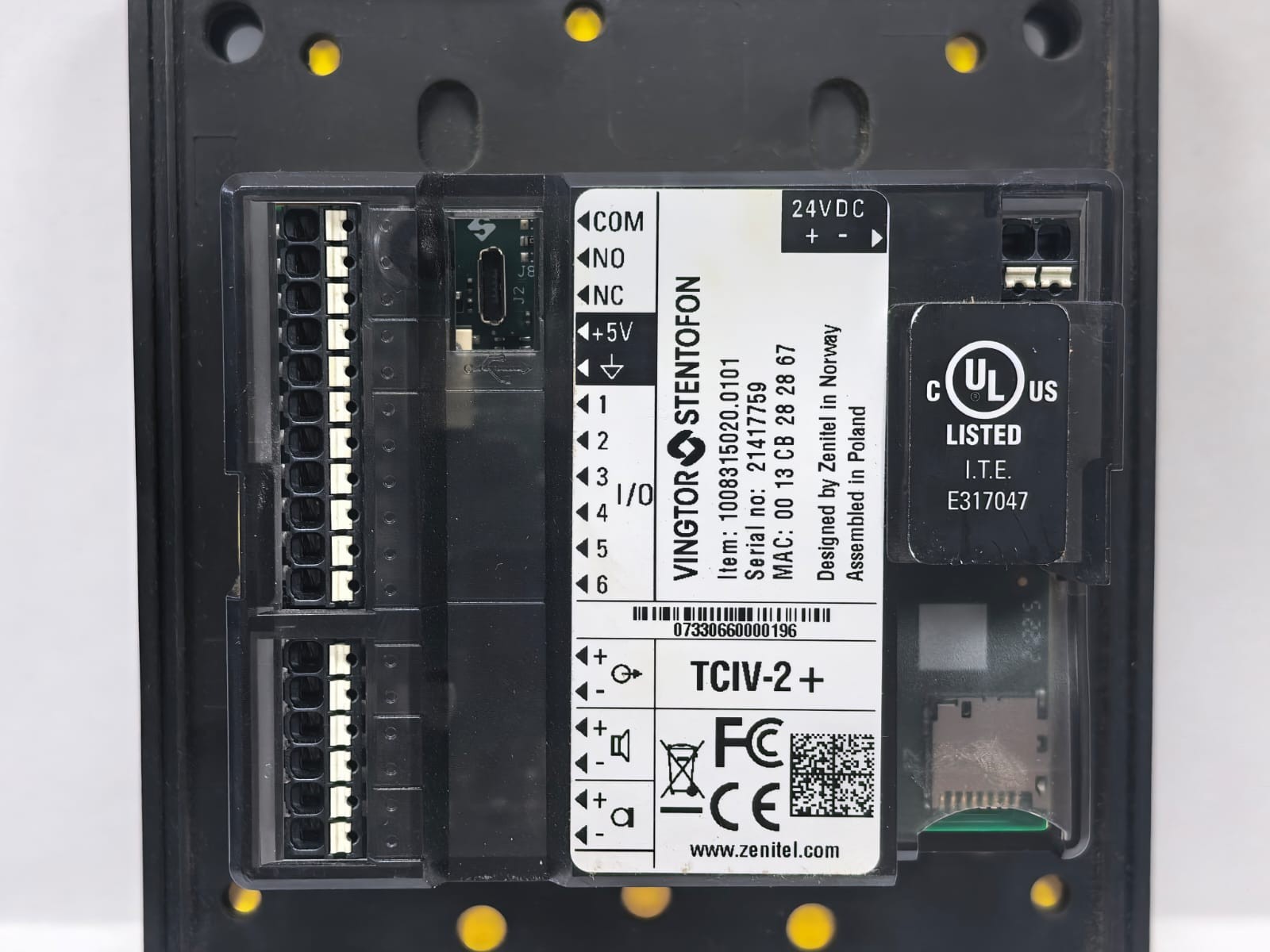 ZENITEL TCIV-2+ ZENITEL TCIV-2+ VINGTOR STENTOFON IP AND SIP VIDEO INTERCOM 4