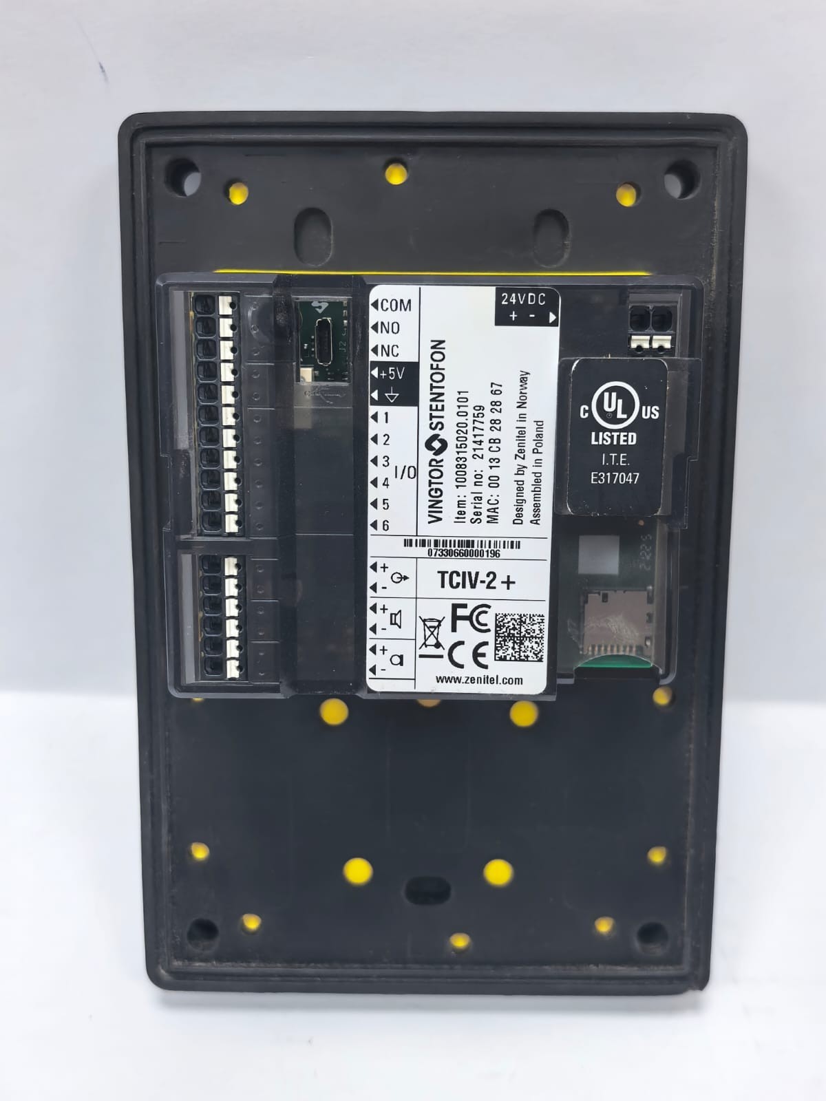 ZENITEL TCIV-2+ ZENITEL TCIV-2+ VINGTOR STENTOFON IP AND SIP VIDEO INTERCOM 5