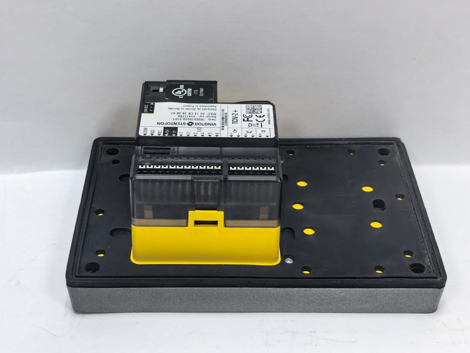 ZENITEL TCIV-2+ ZENITEL TCIV-2+ VINGTOR STENTOFON IP AND SIP VIDEO INTERCOM 7