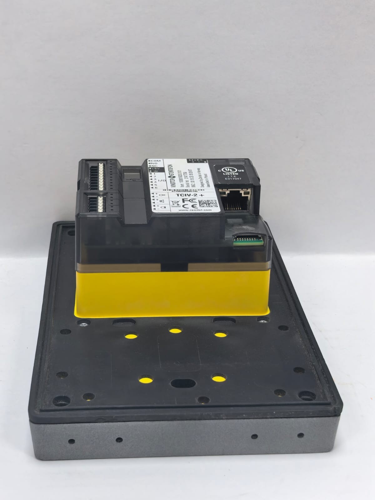 ZENITEL TCIV-2+ ZENITEL TCIV-2+ VINGTOR STENTOFON IP AND SIP VIDEO INTERCOM 8