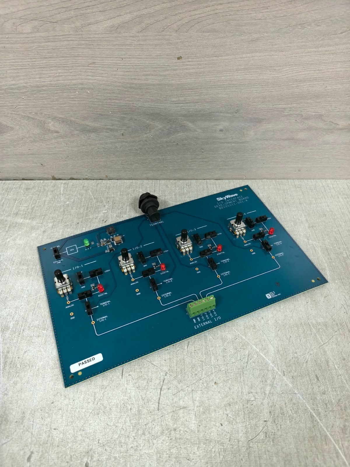 SKYWAVE BD101011-001-A SKYWAVE BD101011-001-A I/O INTERFACE DEVELOPMENT BOARD 4