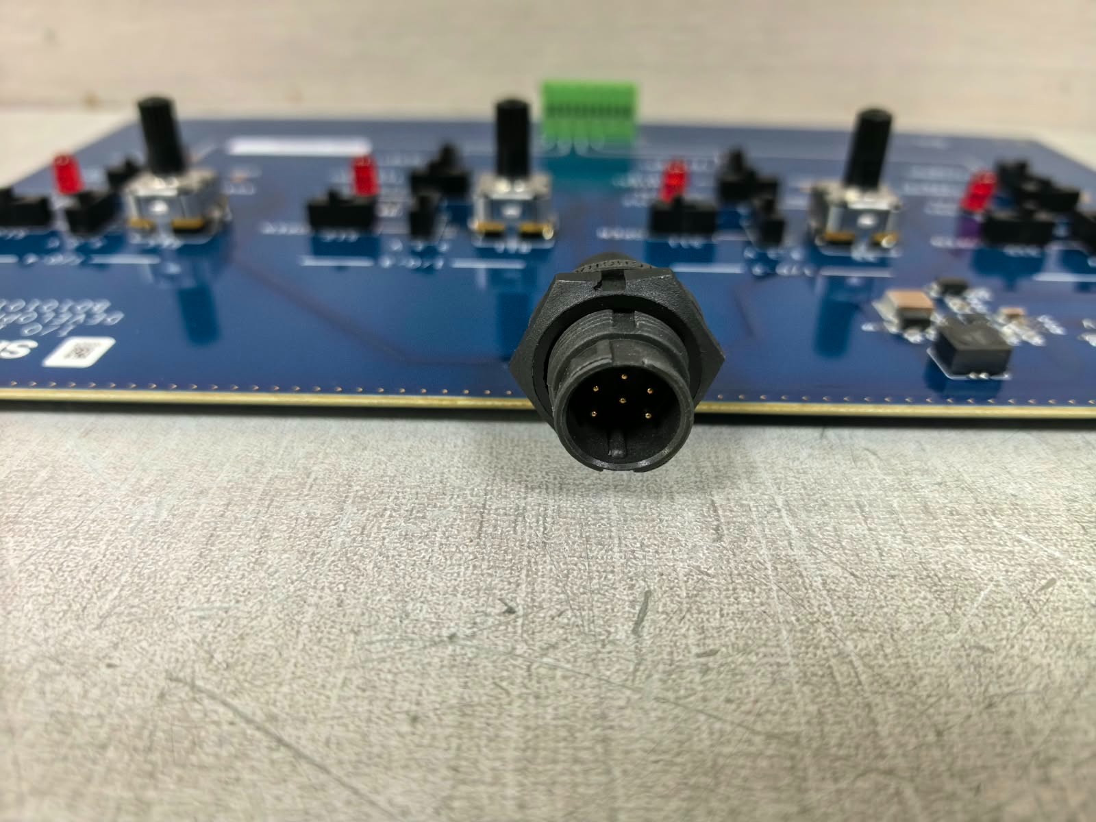 SKYWAVE BD101011-001-A SKYWAVE BD101011-001-A I/O INTERFACE DEVELOPMENT BOARD 8