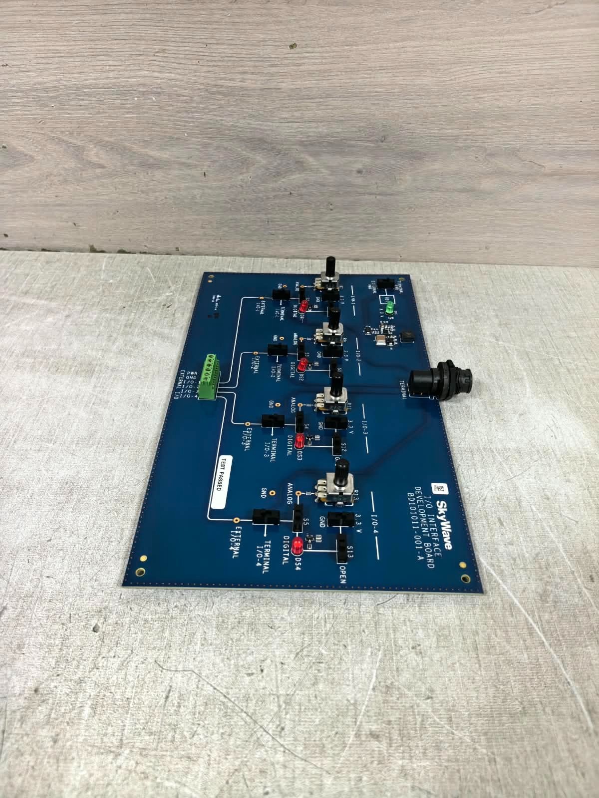 SKYWAVE BD101011-001-A SKYWAVE BD101011-001-A I/O INTERFACE DEVELOPMENT BOARD 9