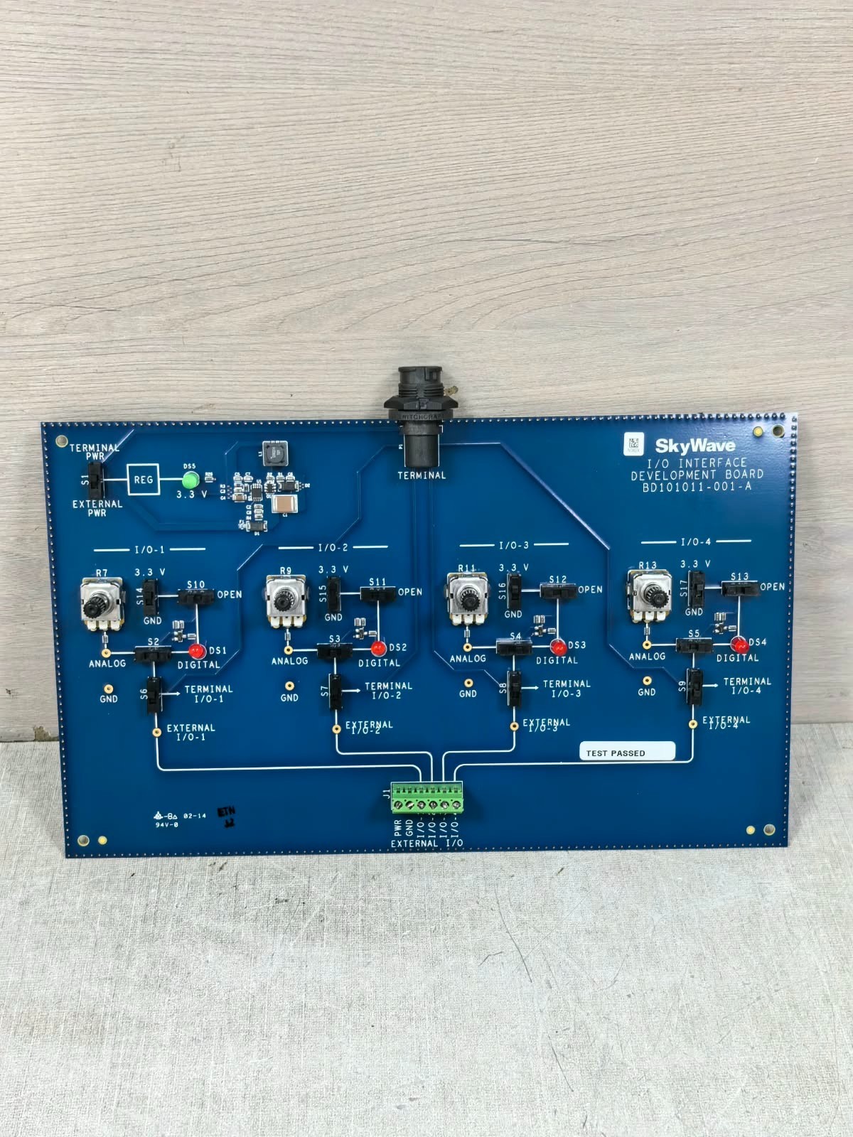 SKYWAVE BD101011-001-A SKYWAVE BD101011-001-A I/O INTERFACE DEVELOPMENT BOARD 1