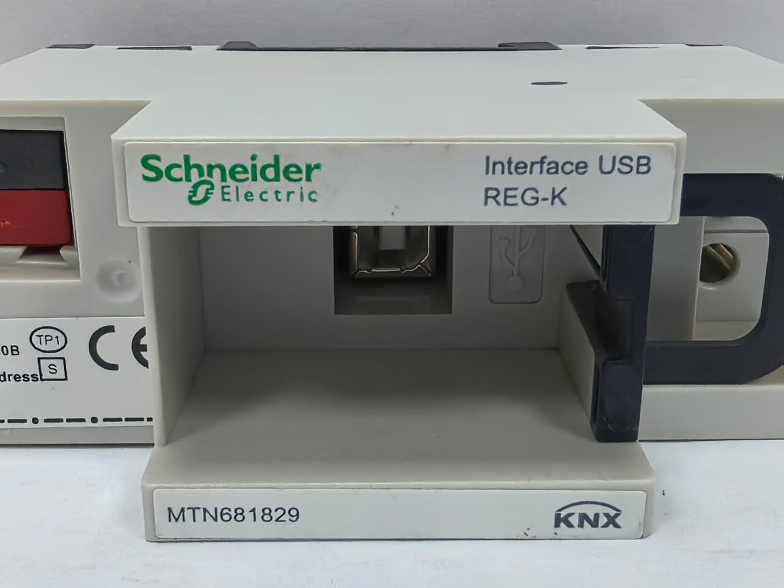 Schneider Electric MTN681829 SCHNEIDER ELECTRIC MTN681829 USB INTERFACE REG-K 3