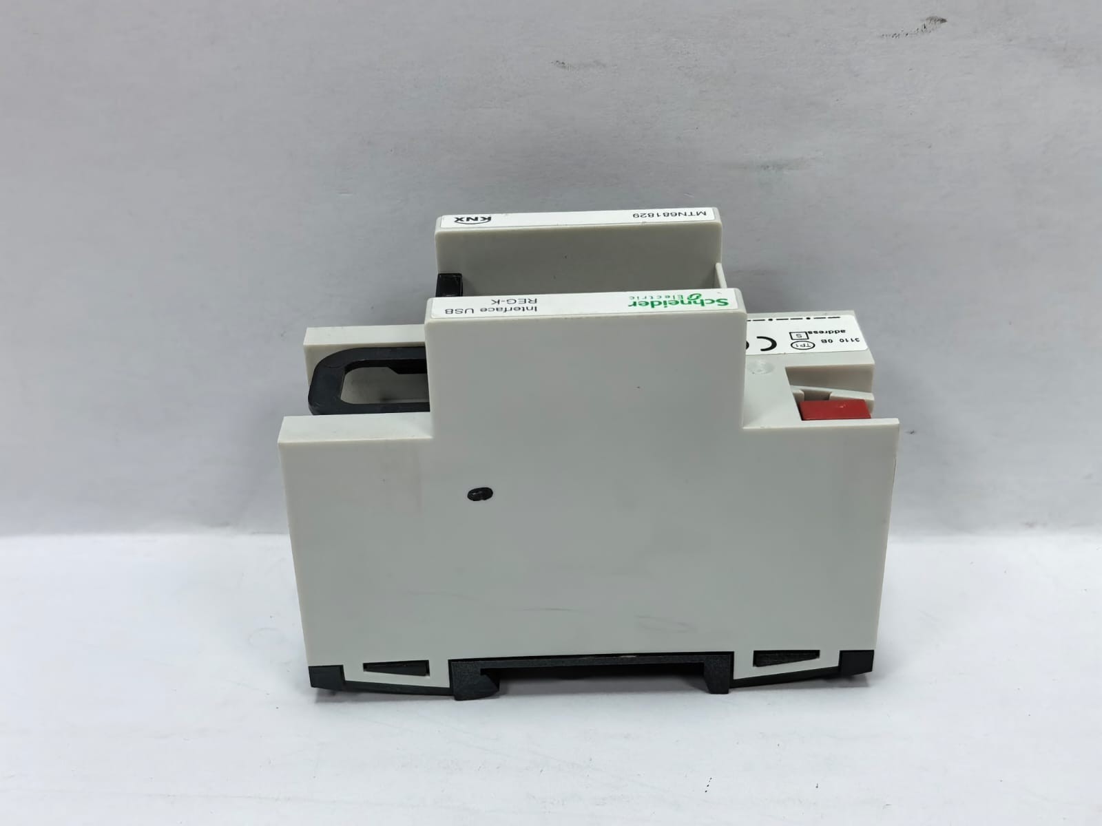 Schneider Electric MTN681829 SCHNEIDER ELECTRIC MTN681829 USB INTERFACE REG-K 5