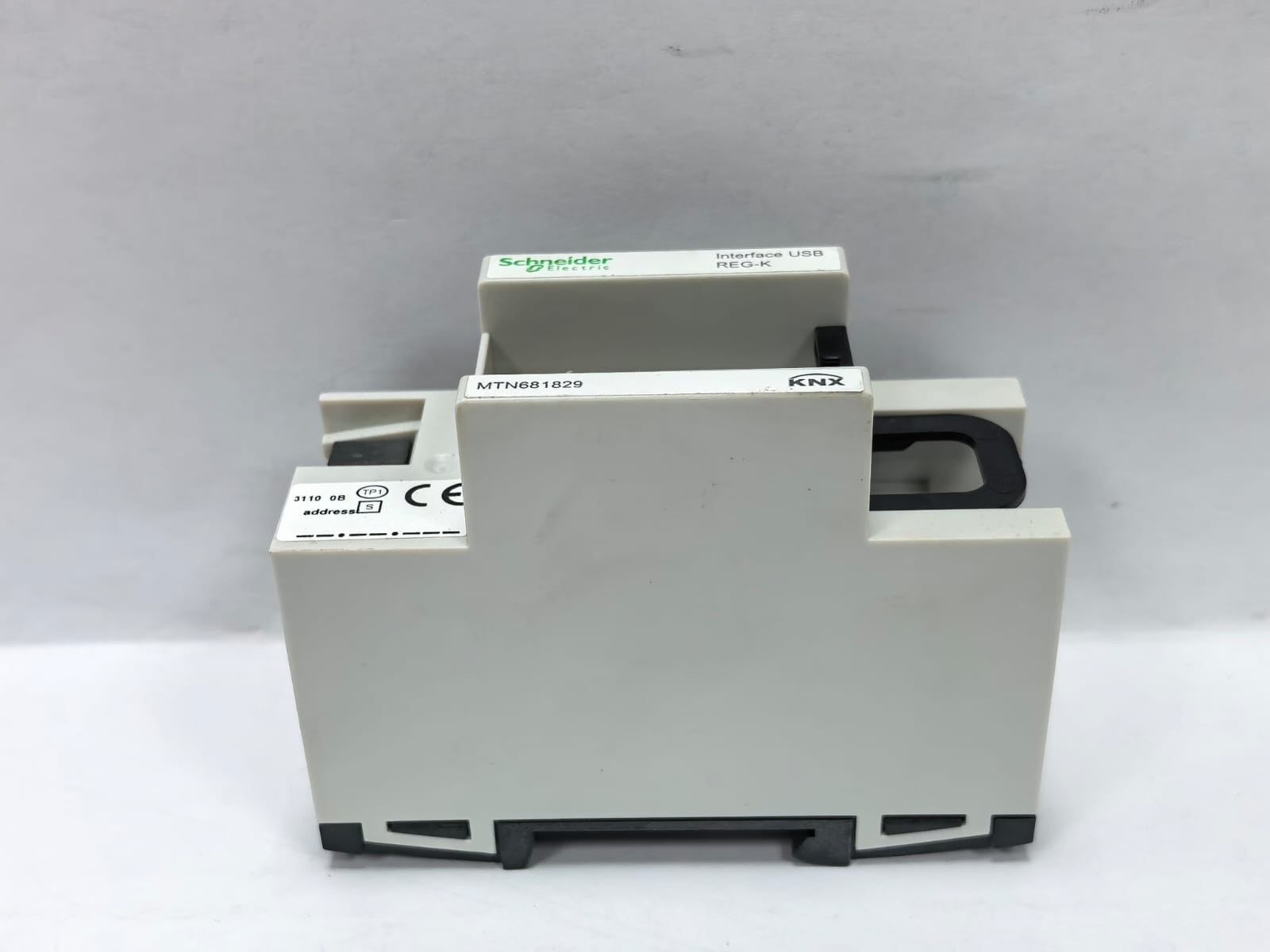Schneider Electric MTN681829 SCHNEIDER ELECTRIC MTN681829 USB INTERFACE REG-K 6