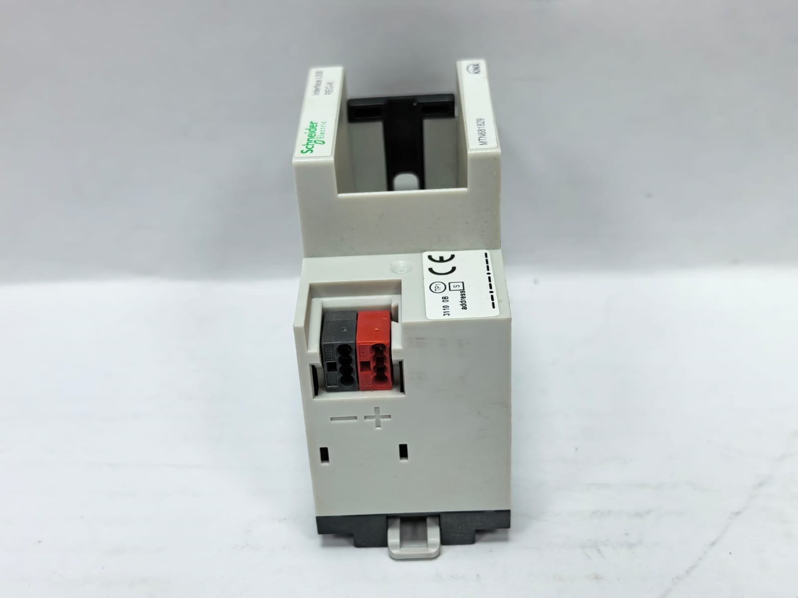 Schneider Electric MTN681829 SCHNEIDER ELECTRIC MTN681829 USB INTERFACE REG-K 8