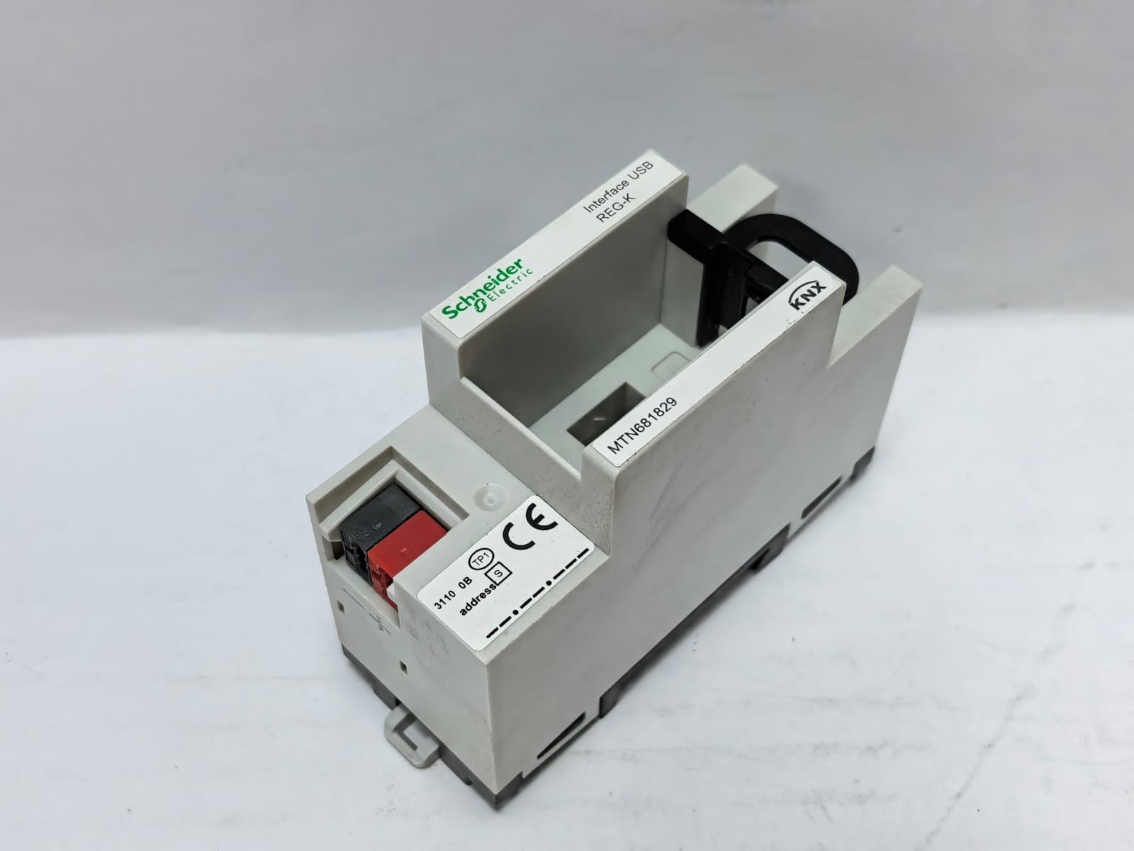 Schneider Electric MTN681829 SCHNEIDER ELECTRIC MTN681829 USB INTERFACE REG-K 10