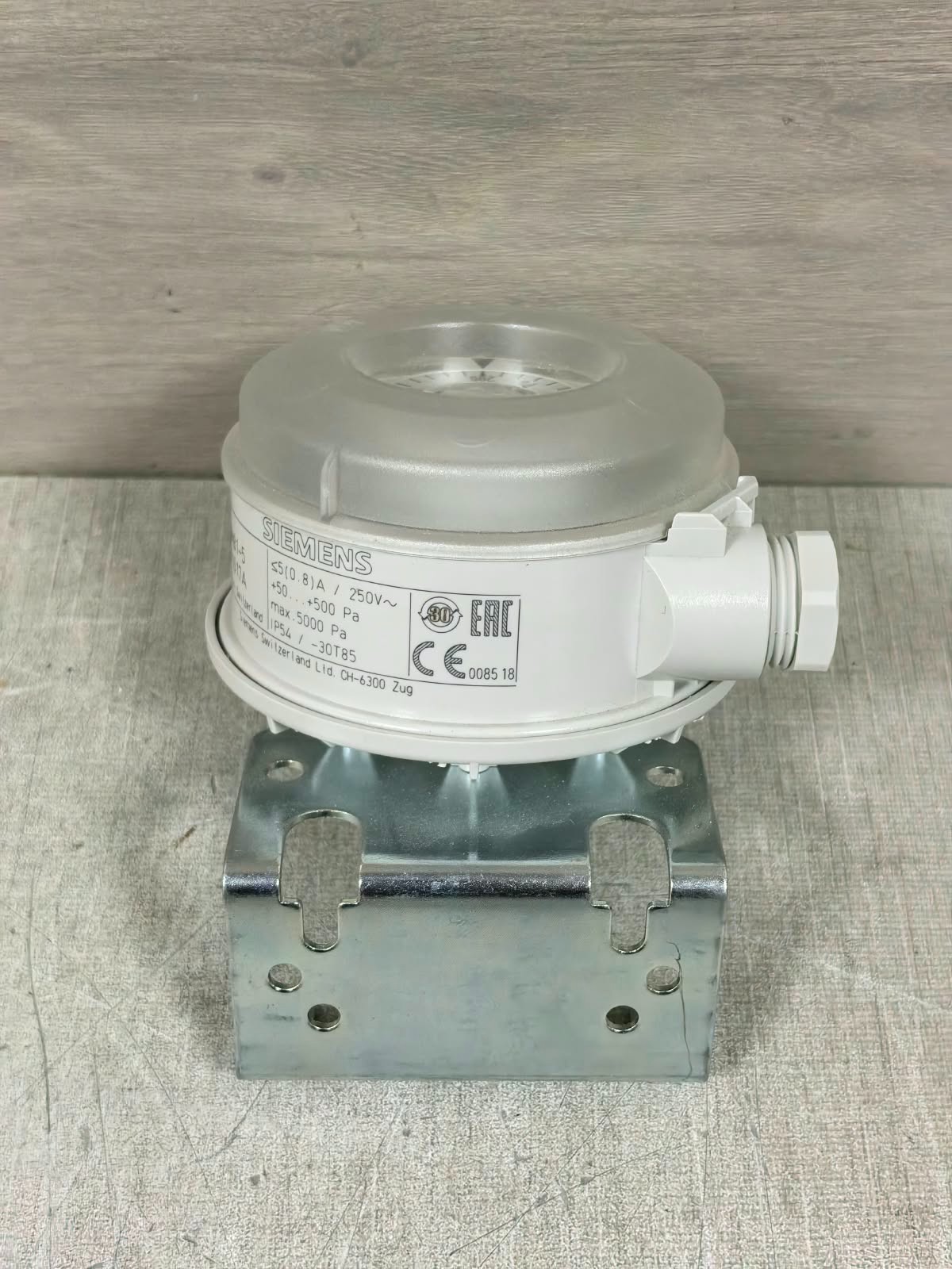 Siemens Q8M81-5 191017A SIEMENS Q8M81-5 DIFFERENTIAL PRESSURE DETECTOR 191017A 5