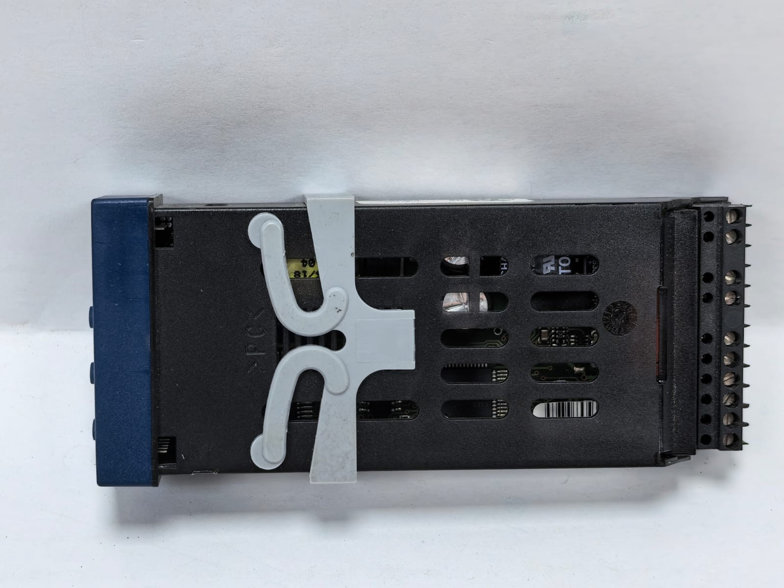 JUMO 702040/88-888-000-22/061210 JUMO ITRON 32 COMPACT CONTROLLER 702040/88-888-000-22/061210 6