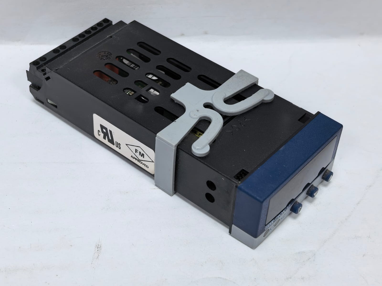 JUMO 702040/88-888-000-22/061210 JUMO ITRON 32 COMPACT CONTROLLER 702040/88-888-000-22/061210 9