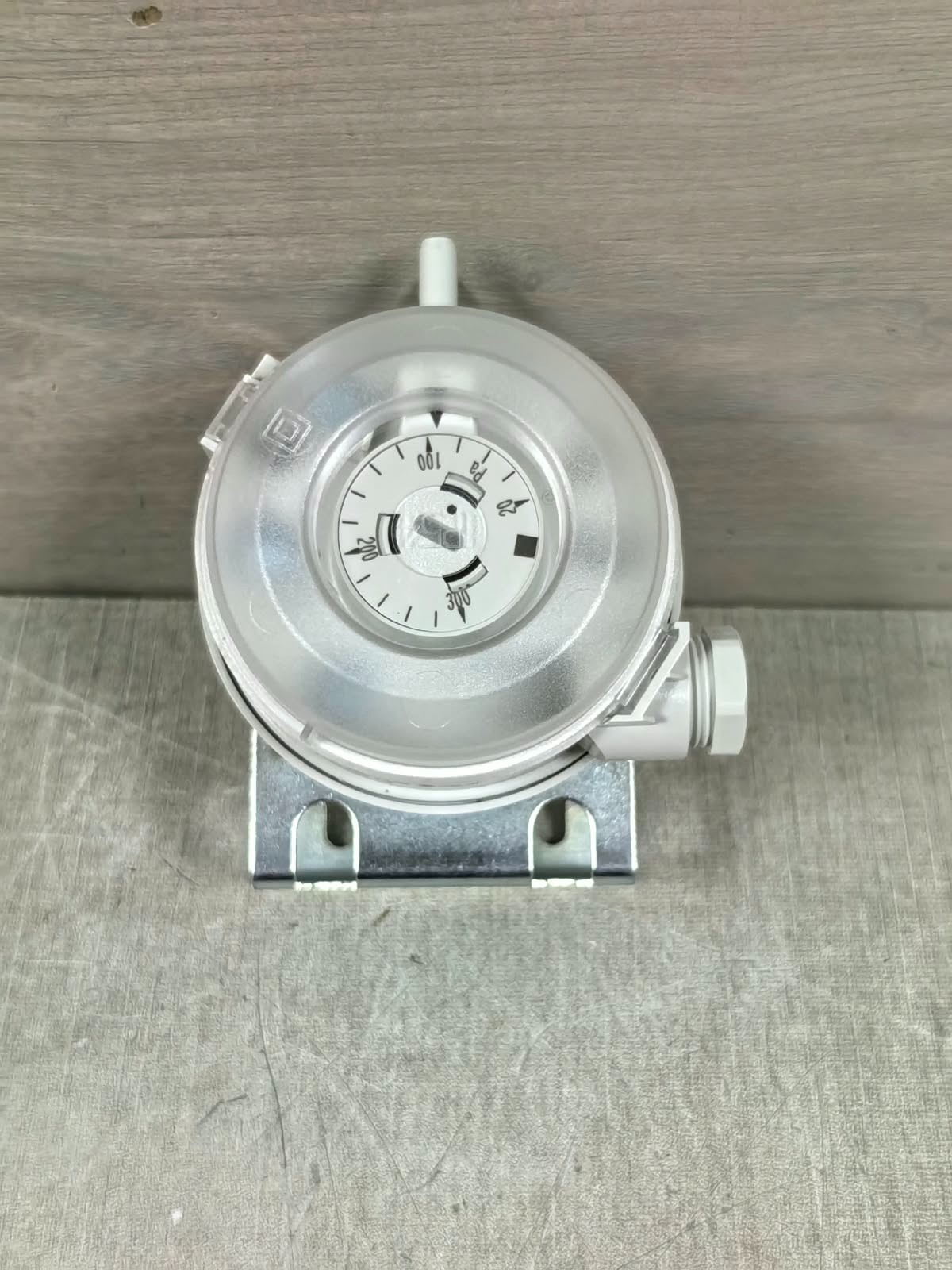 Siemens Q8M81-3 191212A SIEMENS Q8M81-3 DIFFERENTIAL PRESSURE DETECTOR 191212A 3