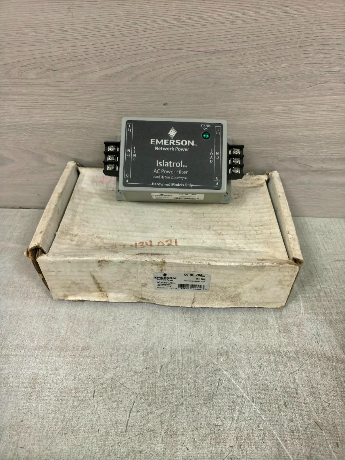 Emerson ISLATROL IC+102 EMERSON NETWROK POWER ISLATROL IC+102 AC POWER FILTER WITH ACTIVE TRACKING 1