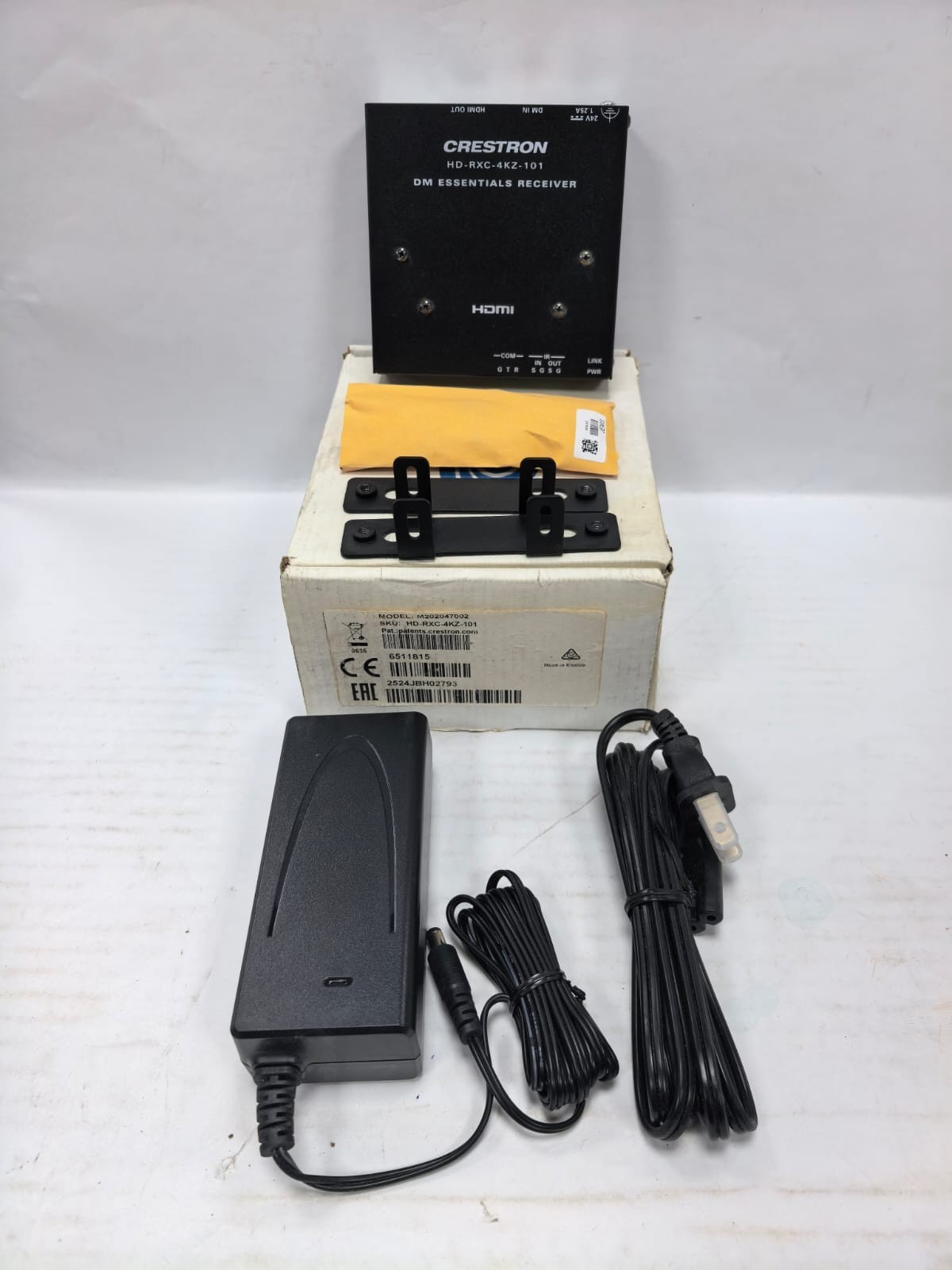 Crestron HD-RXC-4KZ-101 CRESTRON HD-RXC-4KZ-101 DM ESSENTIALS RECEIVER M202047002/6511815 1