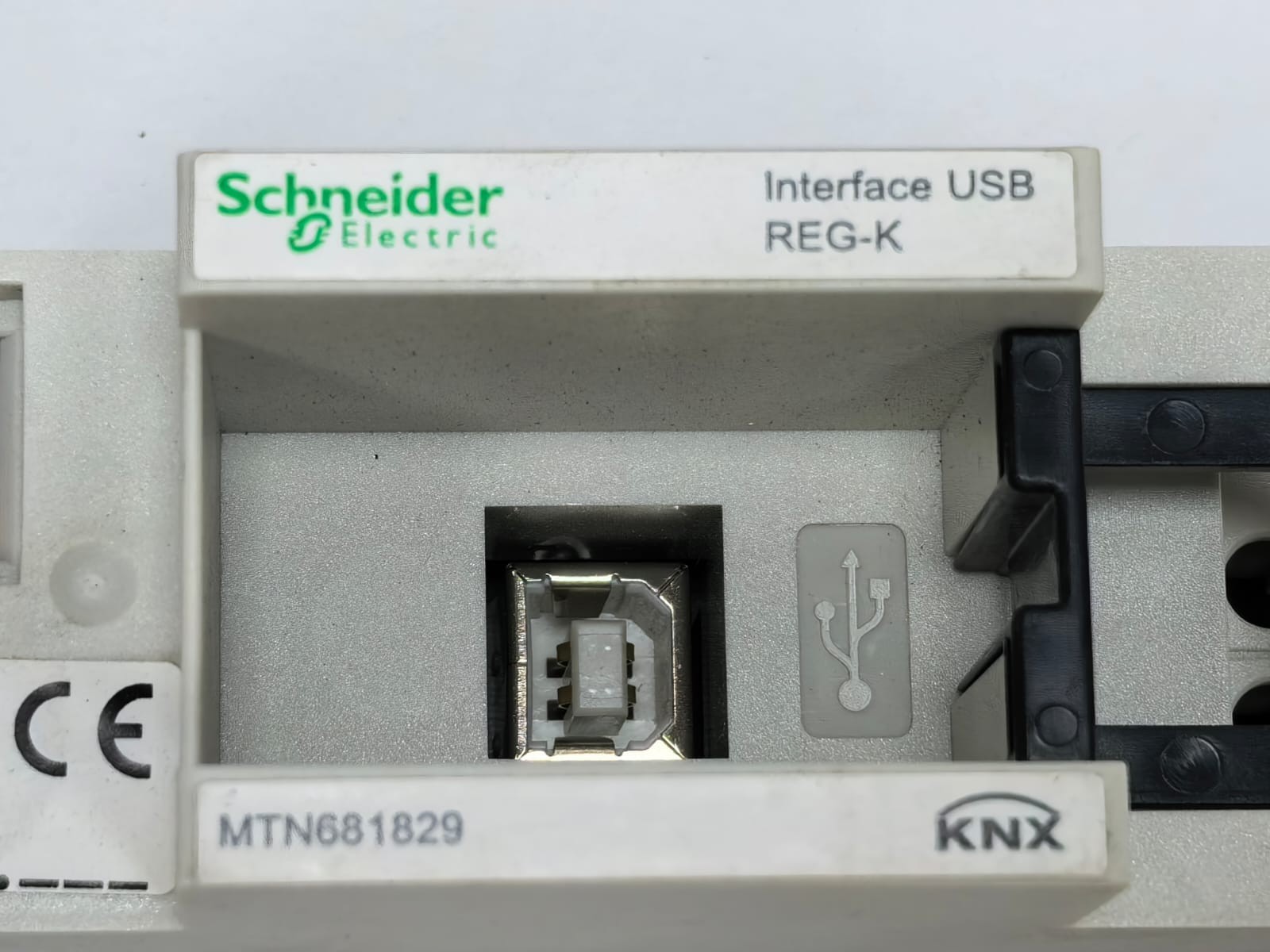 Schneider Electric MTN681829 SCHNEIDER ELECTRIC MTN681829 USB INTERFACE REG-K 4