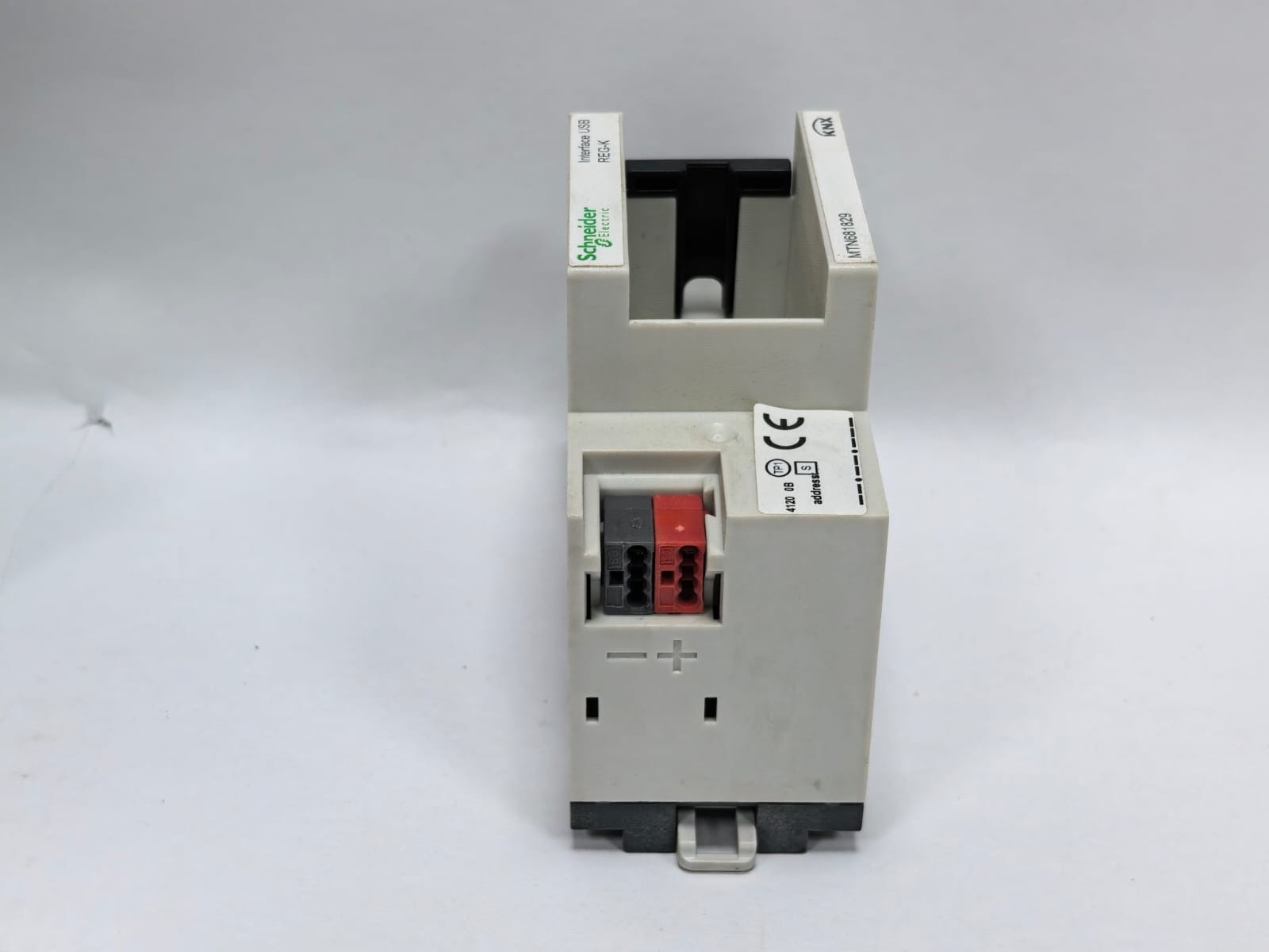 Schneider Electric MTN681829 SCHNEIDER ELECTRIC MTN681829 USB INTERFACE REG-K 6