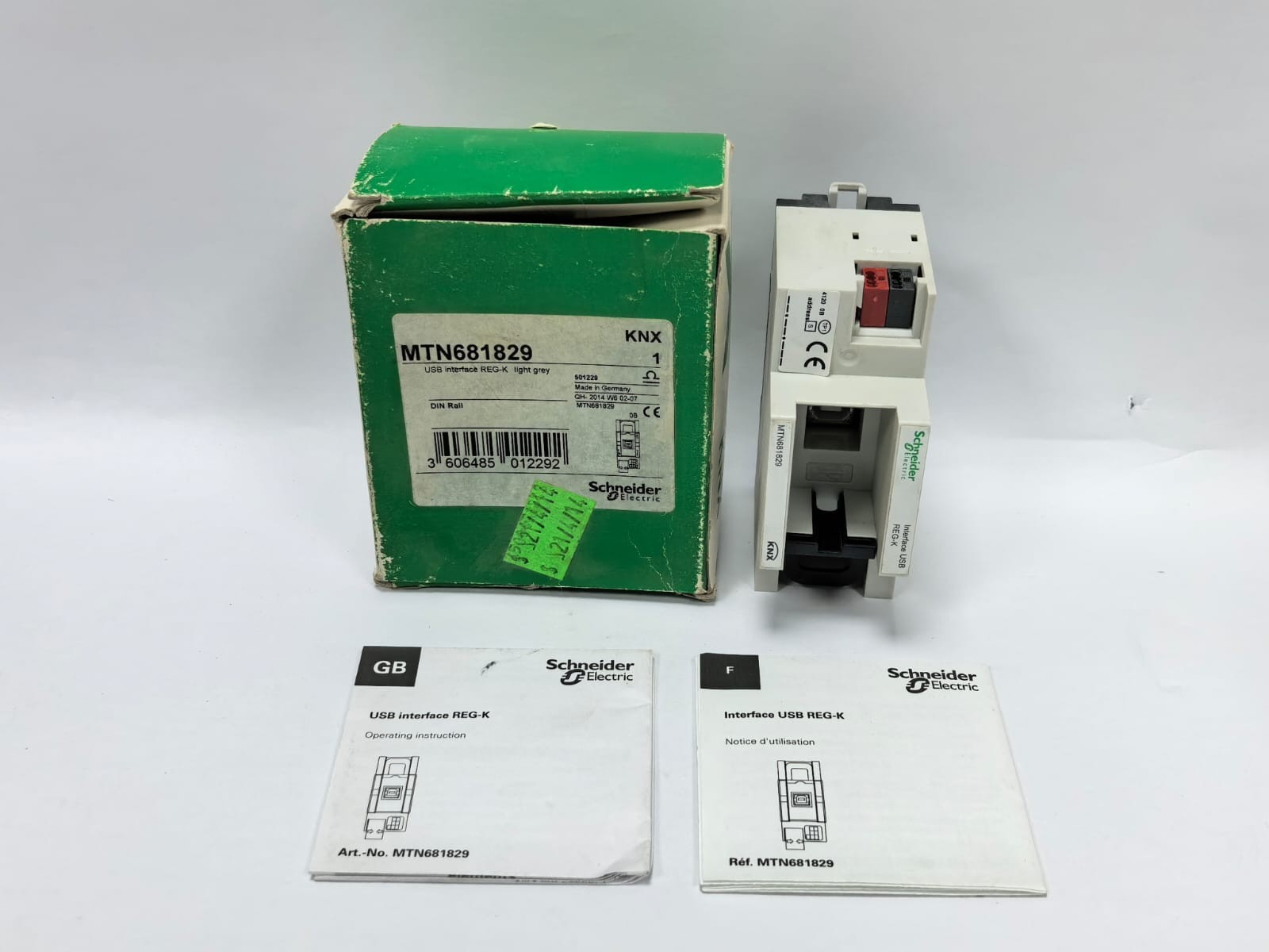 Schneider Electric MTN681829 SCHNEIDER ELECTRIC MTN681829 USB INTERFACE REG-K 1