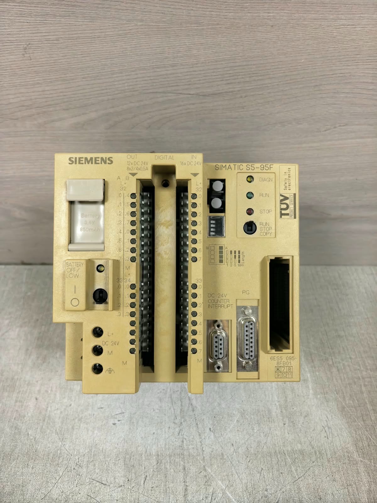Siemens SIMATIC S5-95F 1P6ES5-095-8FB01 E-STAND:06 SIEMENS SIMATIC S5-95F 1P6ES5-095-8FB01 E-STAND:06 PROGRAMMABLE LOGIC CONTROLLER 2