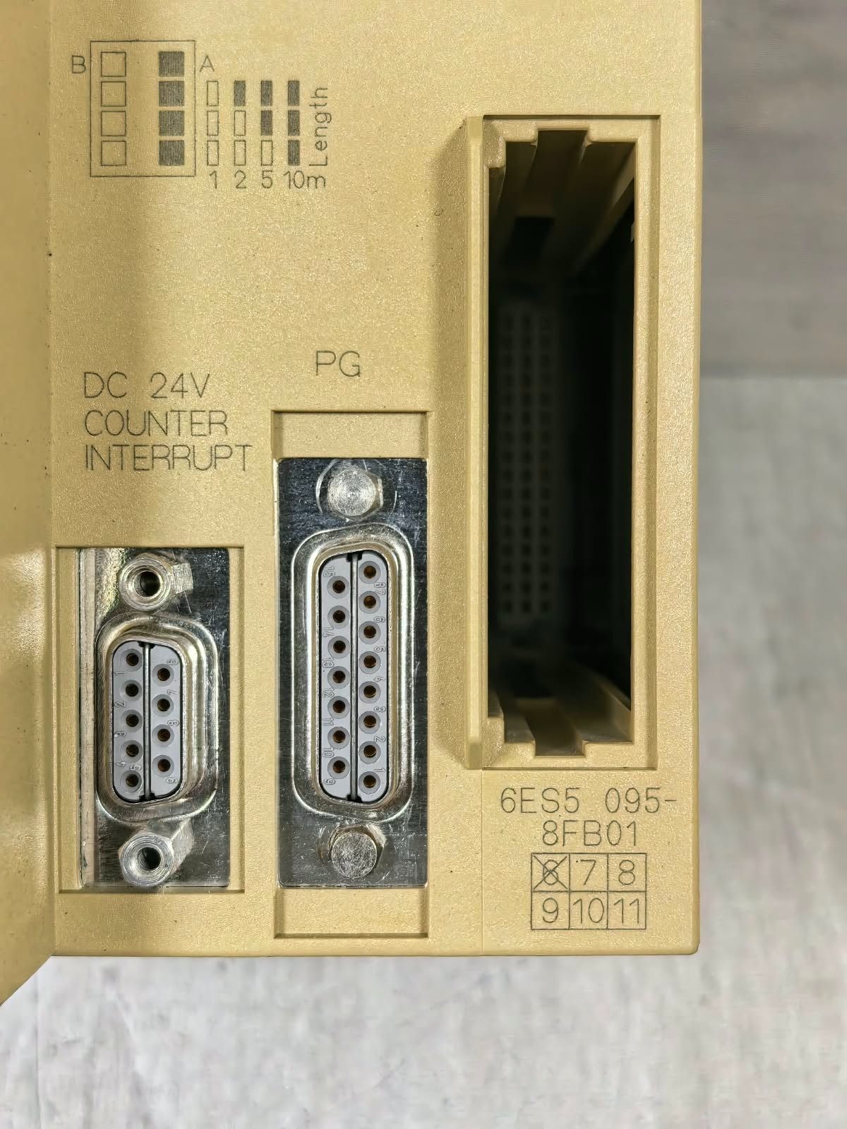 Siemens SIMATIC S5-95F 1P6ES5-095-8FB01 E-STAND:06 SIEMENS SIMATIC S5-95F 1P6ES5-095-8FB01 E-STAND:06 PROGRAMMABLE LOGIC CONTROLLER 4