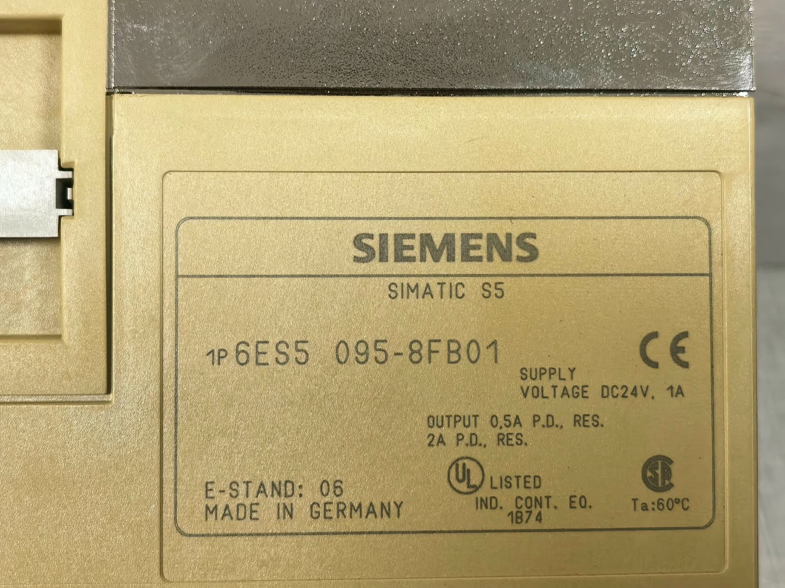 Siemens SIMATIC S5-95F 1P6ES5-095-8FB01 E-STAND:06 SIEMENS SIMATIC S5-95F 1P6ES5-095-8FB01 E-STAND:06 PROGRAMMABLE LOGIC CONTROLLER 6