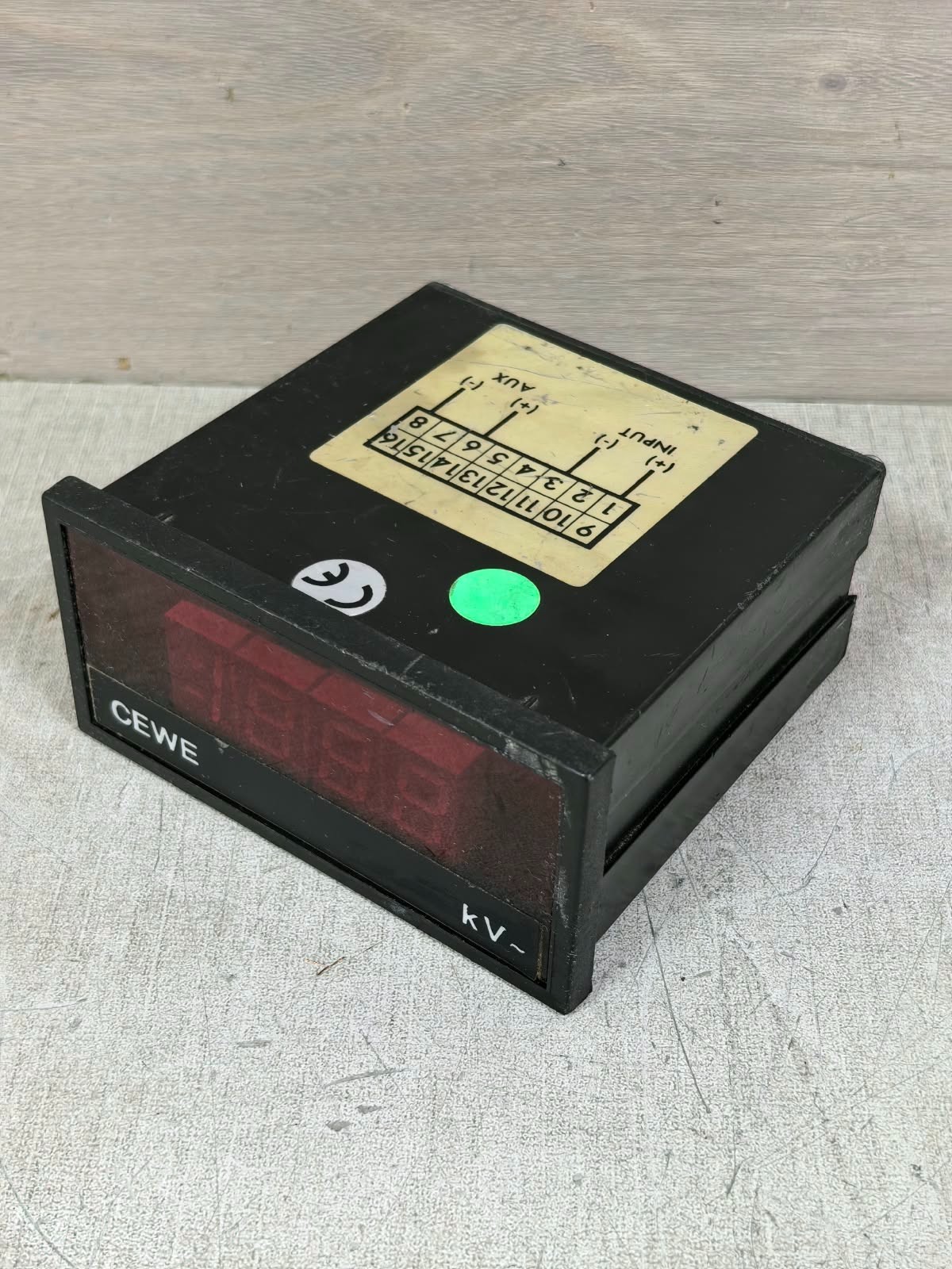 CEWE M300-VAD CEWE M300-VAD DIGITAL PANEL METER 0-138VAC -TRIED & TESTED 3