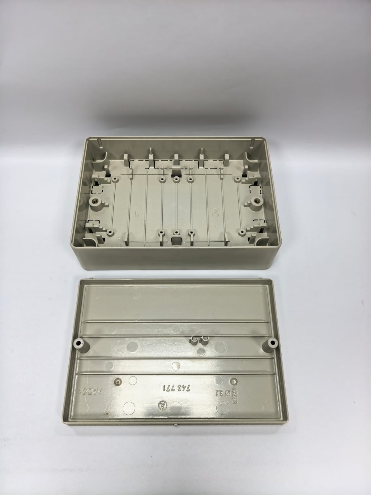 ESSER 788600 ESSER 788600 SURFACE MOUNT HOUSING-GRAY 2