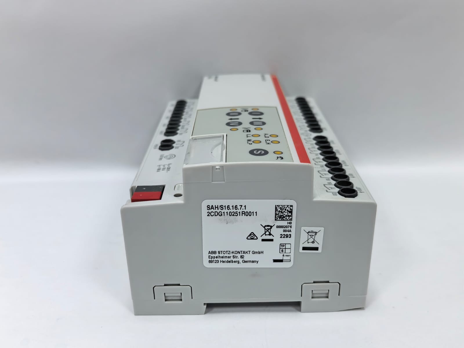 ABB 2CDG110251R0011 ABB 2CDG110251R0011 SWITCH ACTUATOR SAH/S16.16.7.1 4