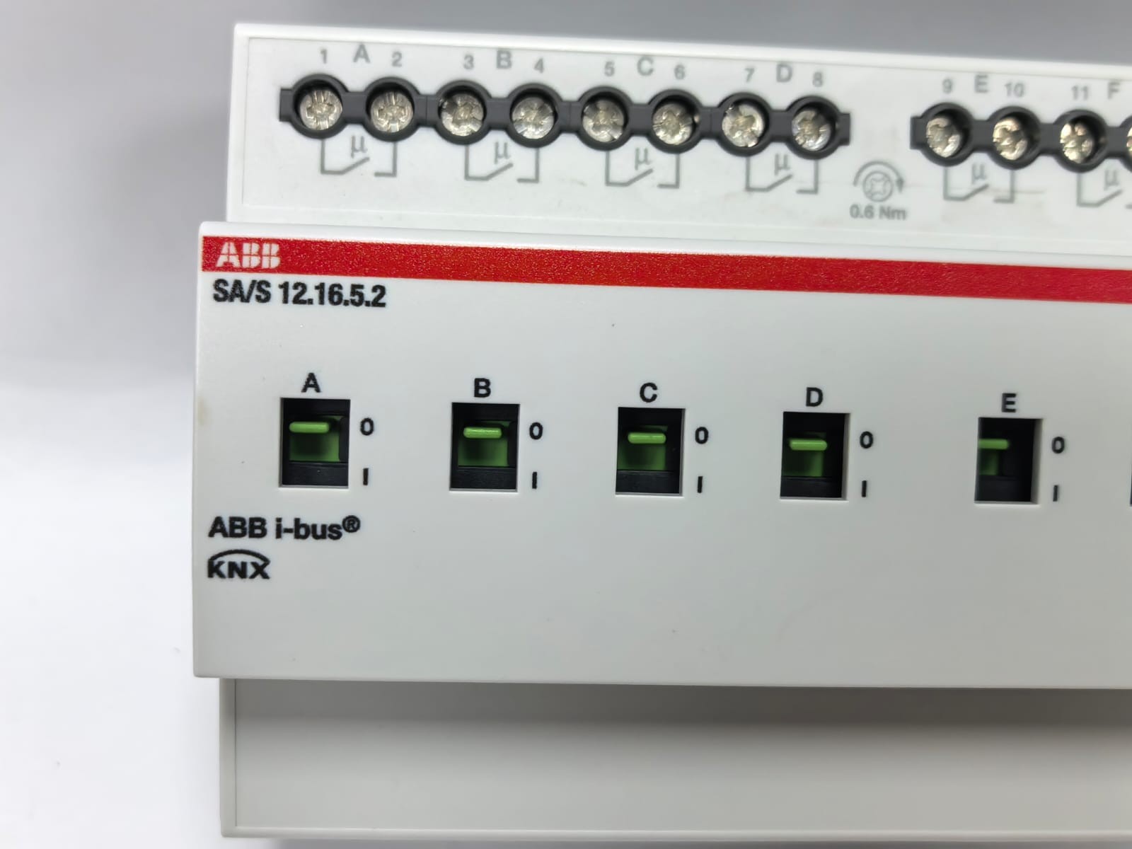 ABB 2CDG110268R0011 ABB 2CDG110268R0011 SWITCH ACTUATOR SA/S12.16.5.2 3