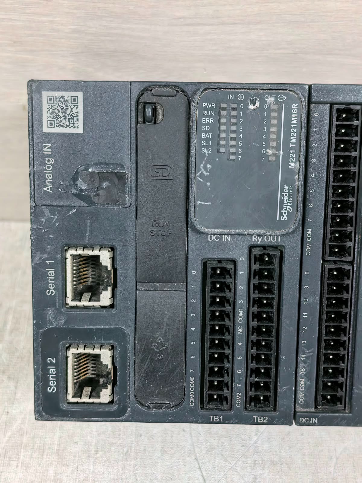 Schneider Electric TM221M16R SCHNEIDER ELECTRIC TM221M16R MODICON LOGIC CONTROLLER 3