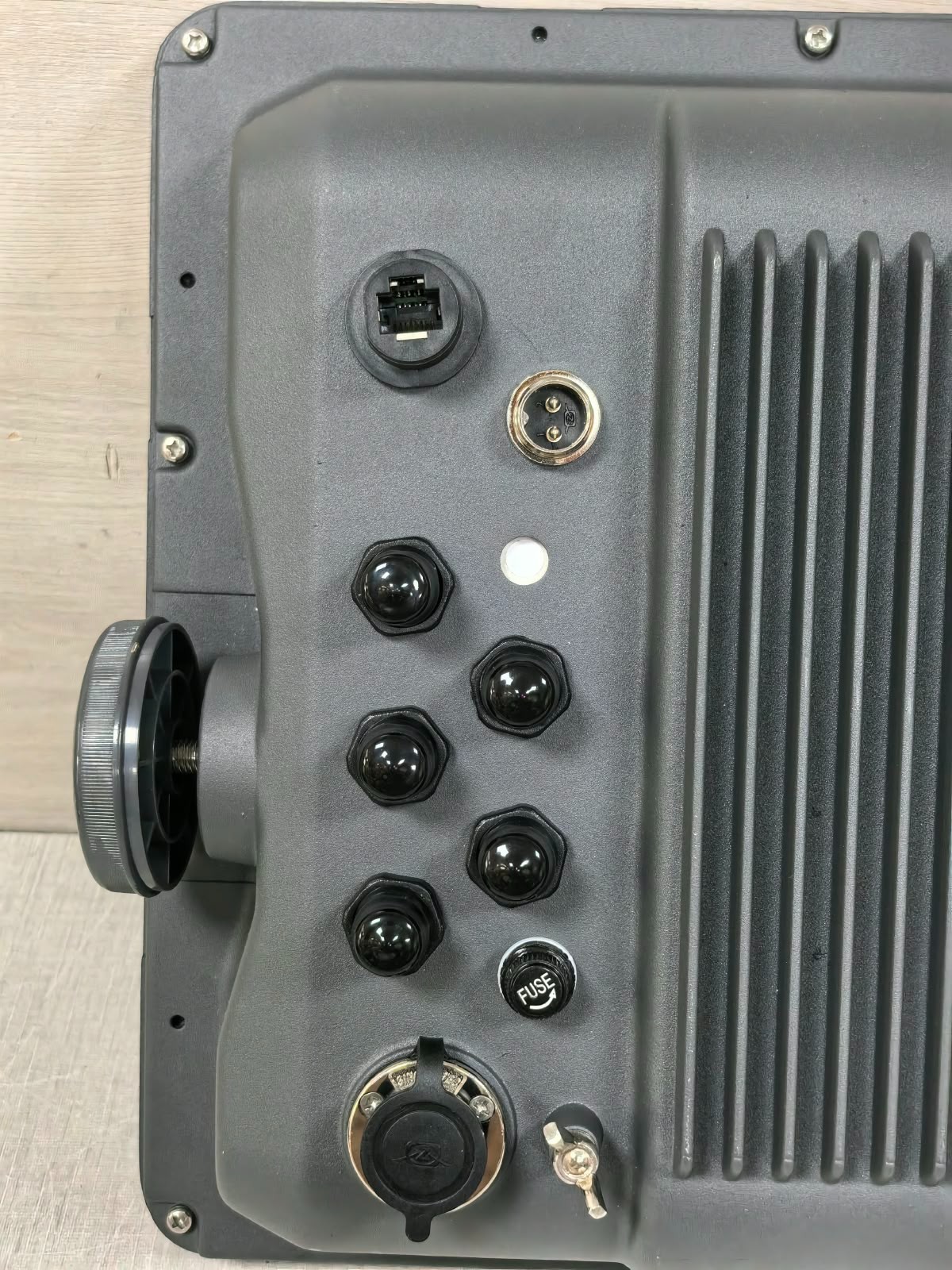 ONWA KR-15PC10 KRD-1503 ONWA KR-15PC10 KRD-1503 MARINE RADAR DISPLAY UNIT 24VDC 9
