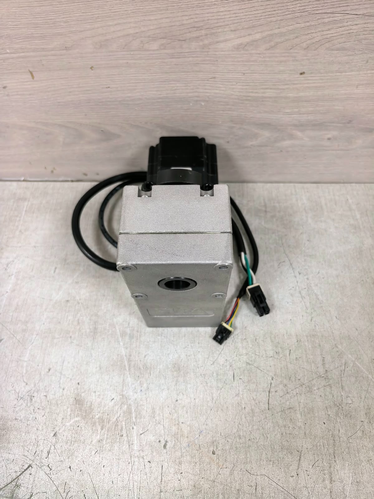 ELRA BL70M-48V-4596 ELRA BL70M-48V-4596 +SG152H-7.5;1 UL LL BRUSHLESS GEARED MOTOR 24680 10