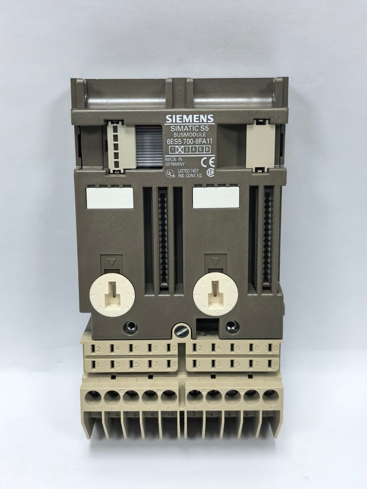 Siemens 6ES5 700-8FA11 SIEMENS 6ES5 700-8FA11 SIMATIC S5 BUSMODULE 2