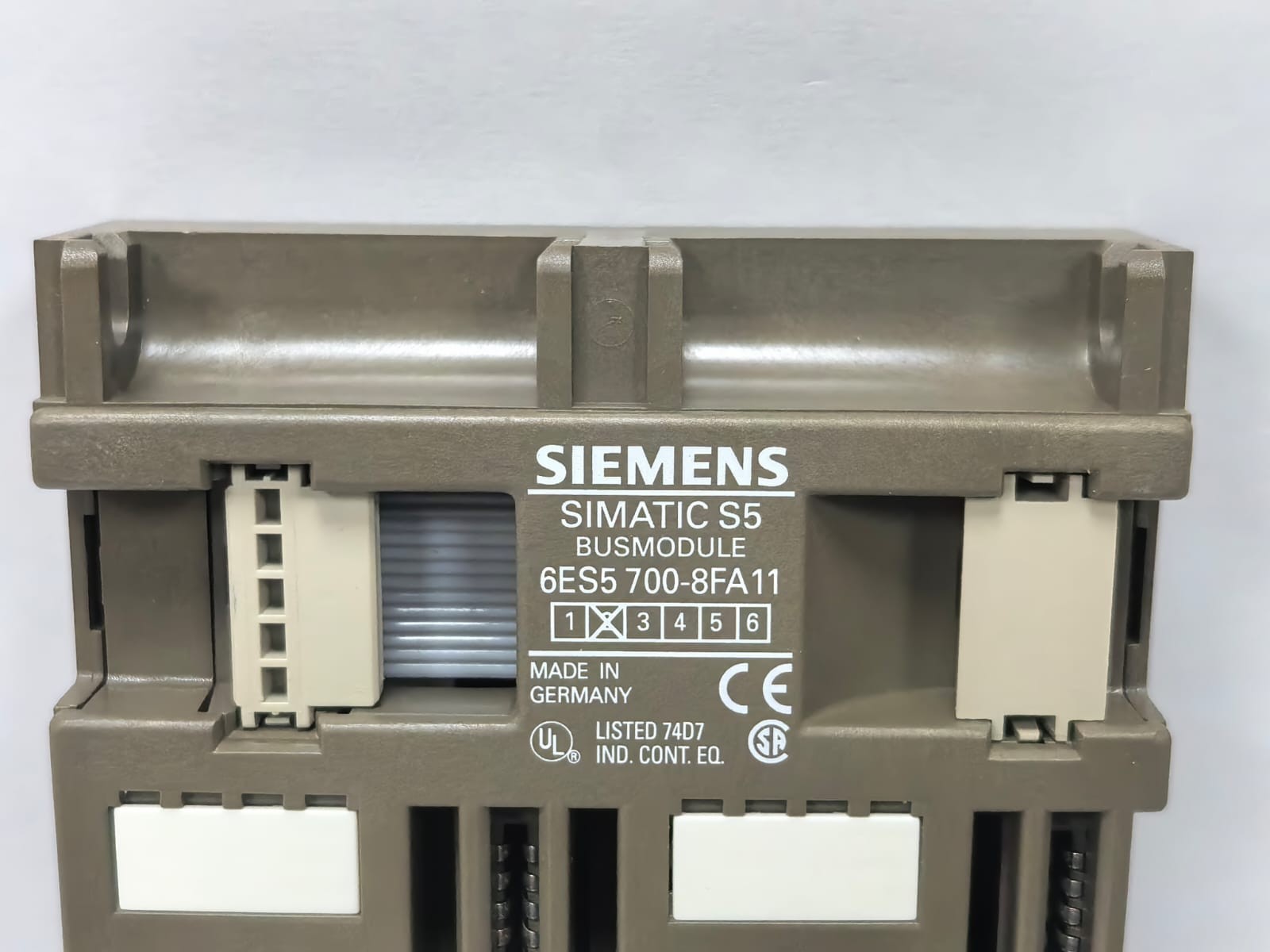 Siemens 6ES5 700-8FA11 SIEMENS 6ES5 700-8FA11 SIMATIC S5 BUSMODULE 3