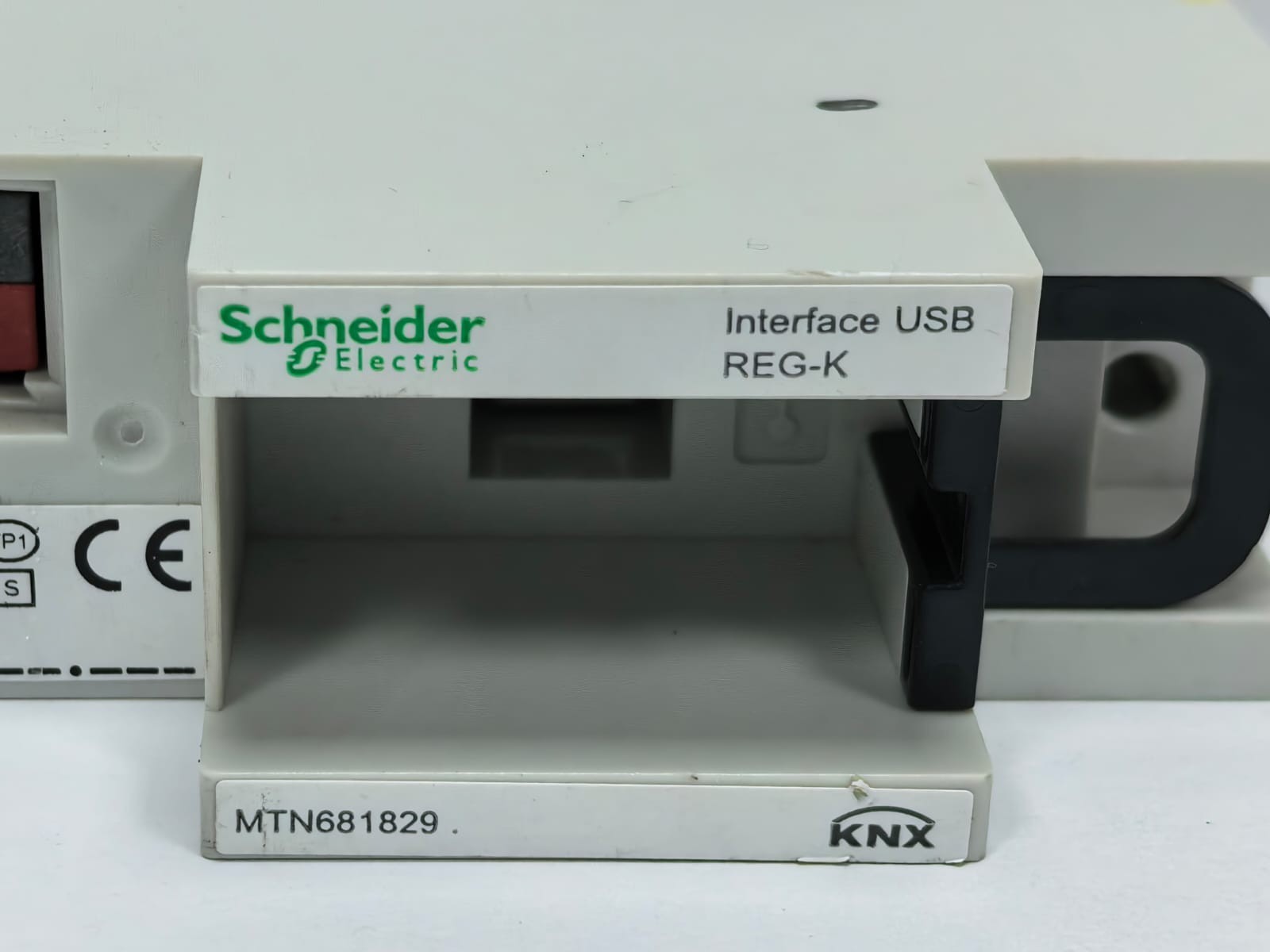 Schneider Electric MTN681829 SCHNEIDER ELECTRIC MTN681829 USB INTERFACE REG-K 2