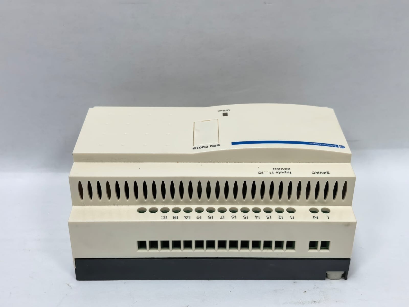 Telemecanique SR2 E201B TELEMECANIQUE SR2 E201B COMPACT SMART RELAY 8