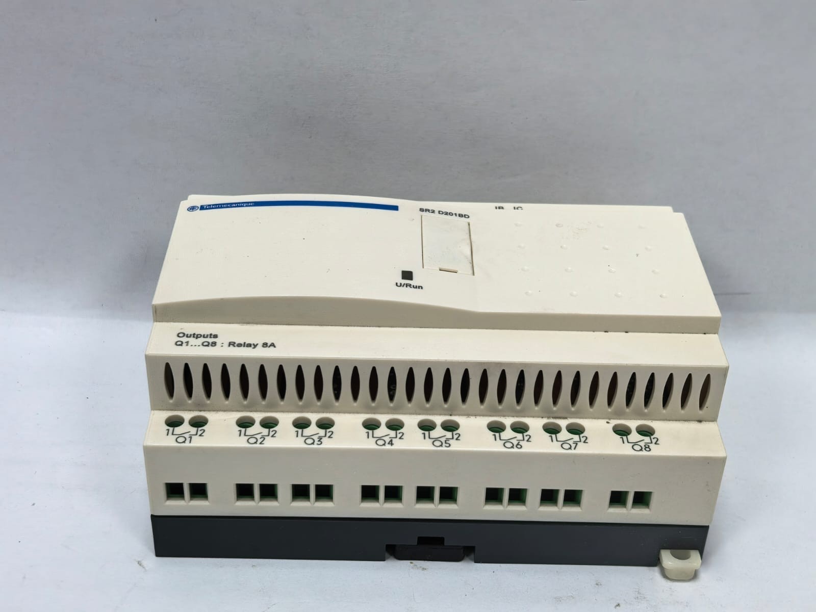 Telemecanique SR2 D201BD TELEMECANIQUE SR2 D201BD BASIC SMART RELAY 8